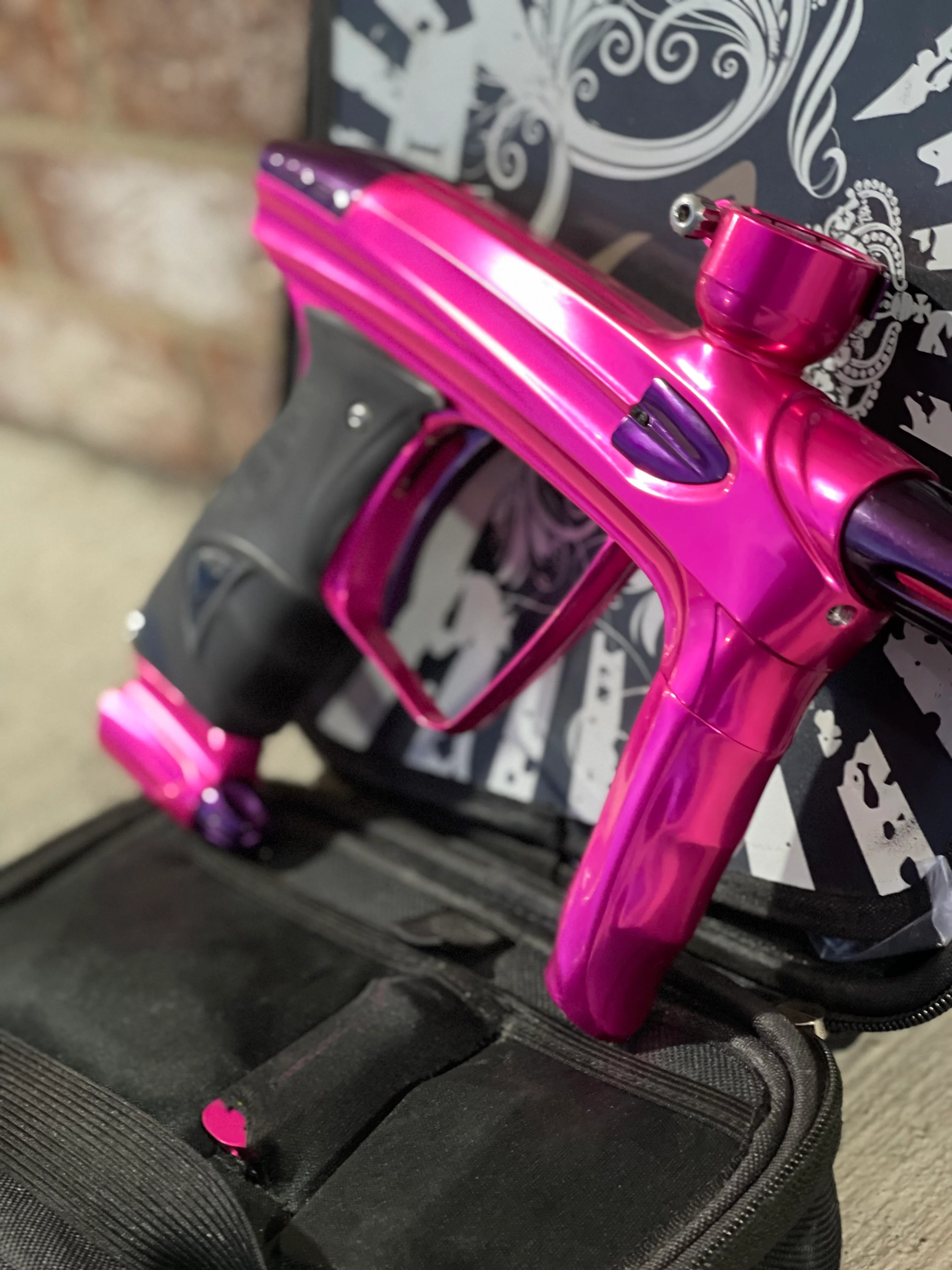 Used DLX Luxe 2.0 Oled Paintball Gun - Pink / Purple - Image 2