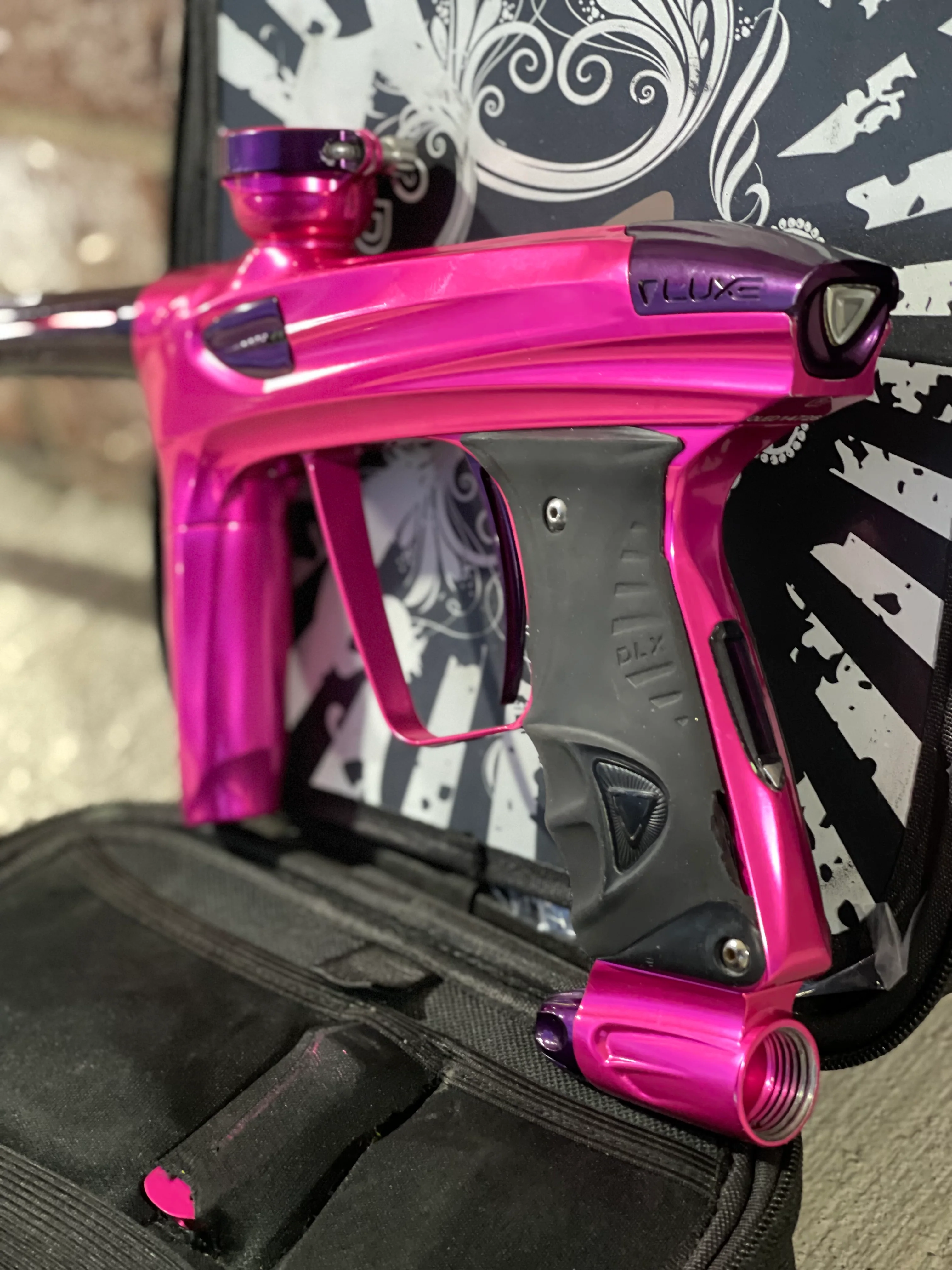Used DLX Luxe 2.0 Oled Paintball Gun - Pink / Purple - Image 3