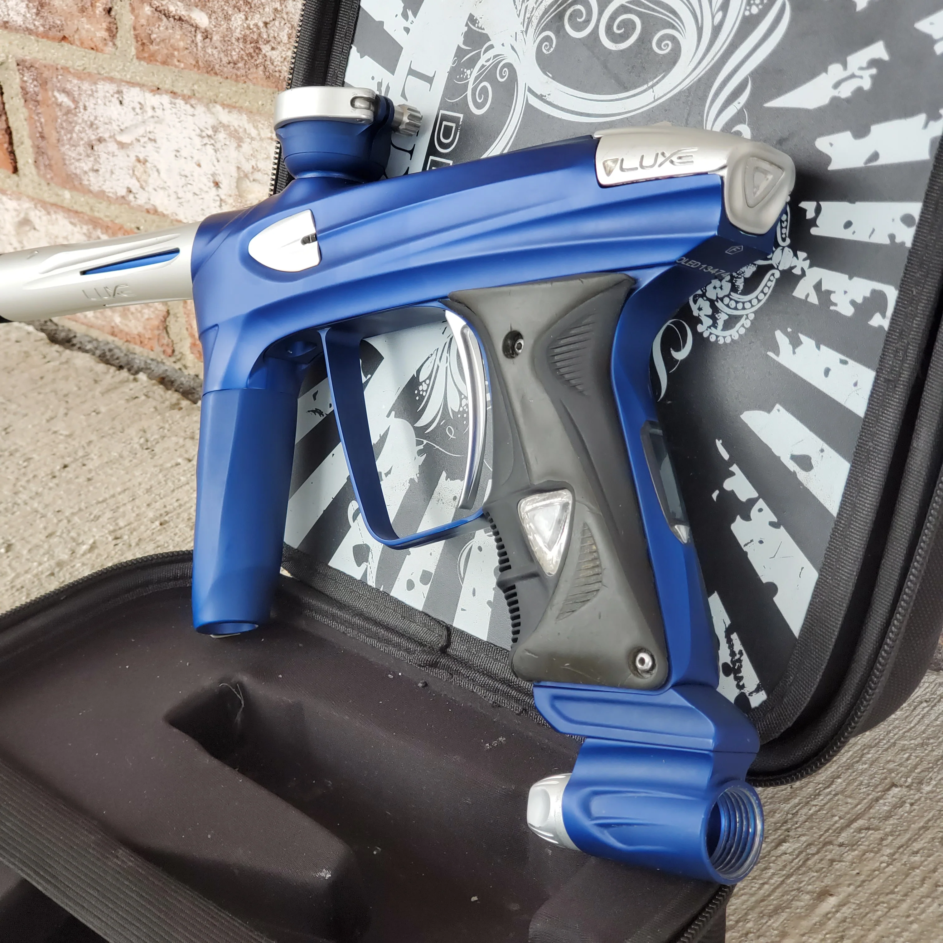 Used DLX Luxe 2.0 Oled Paintball Gun - Blue / Silver - Image 3