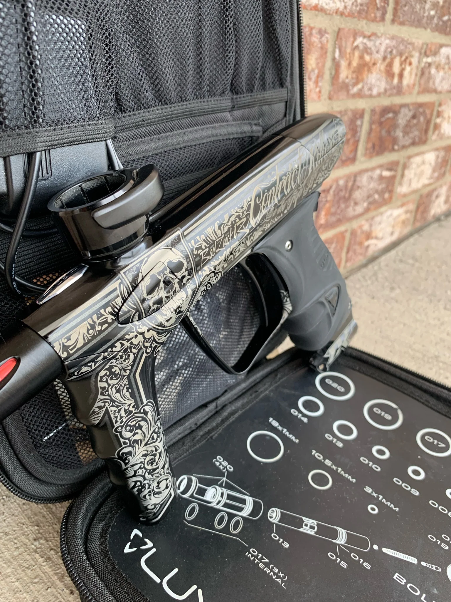Used DLX Luxe Ice Paintball Gun - Contract Killers Gloss Black - Image 4