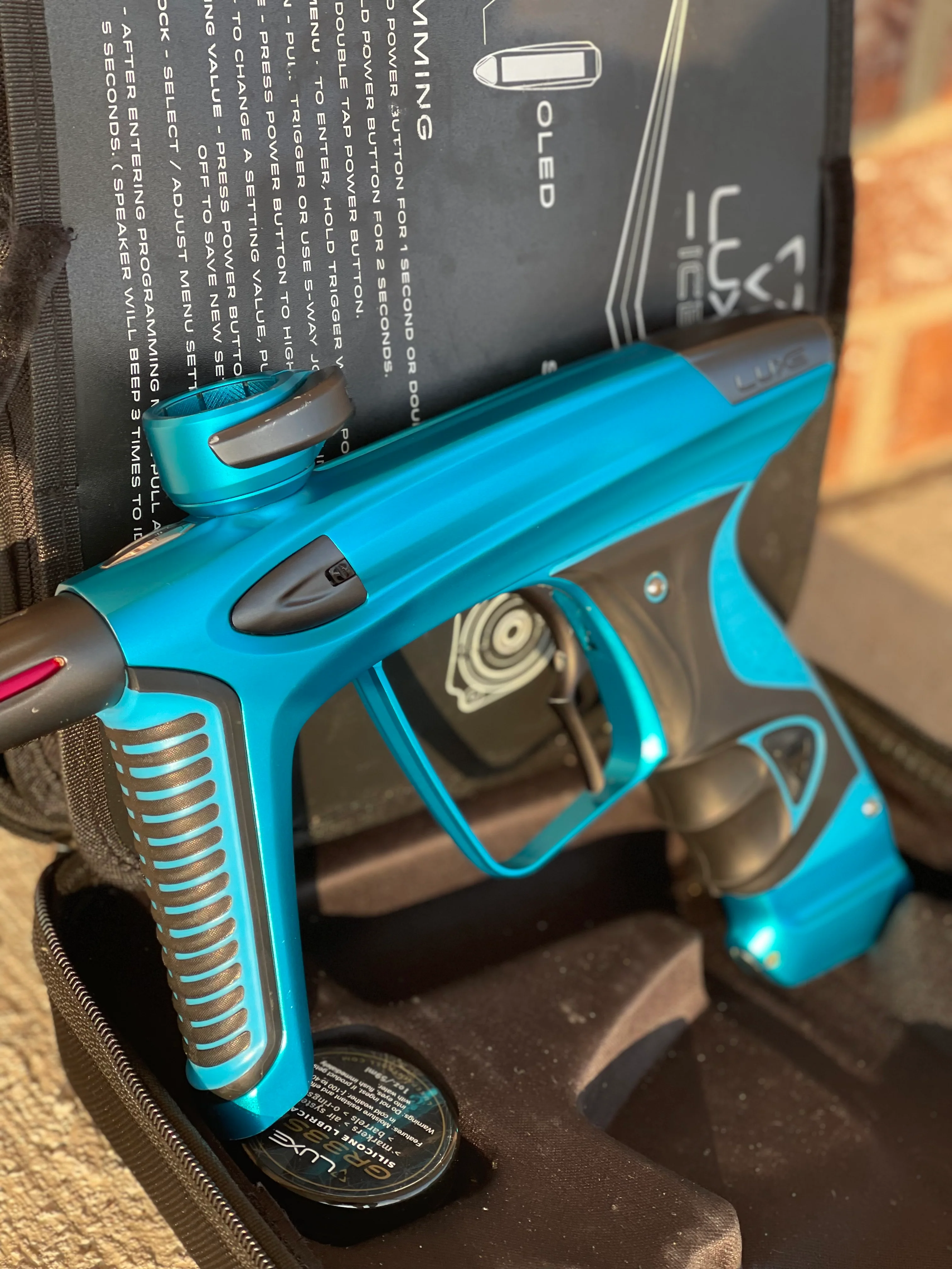 Used DLX Luxe Ice Paintball Gun - Dust Blue/Dust Pewter - Image 4
