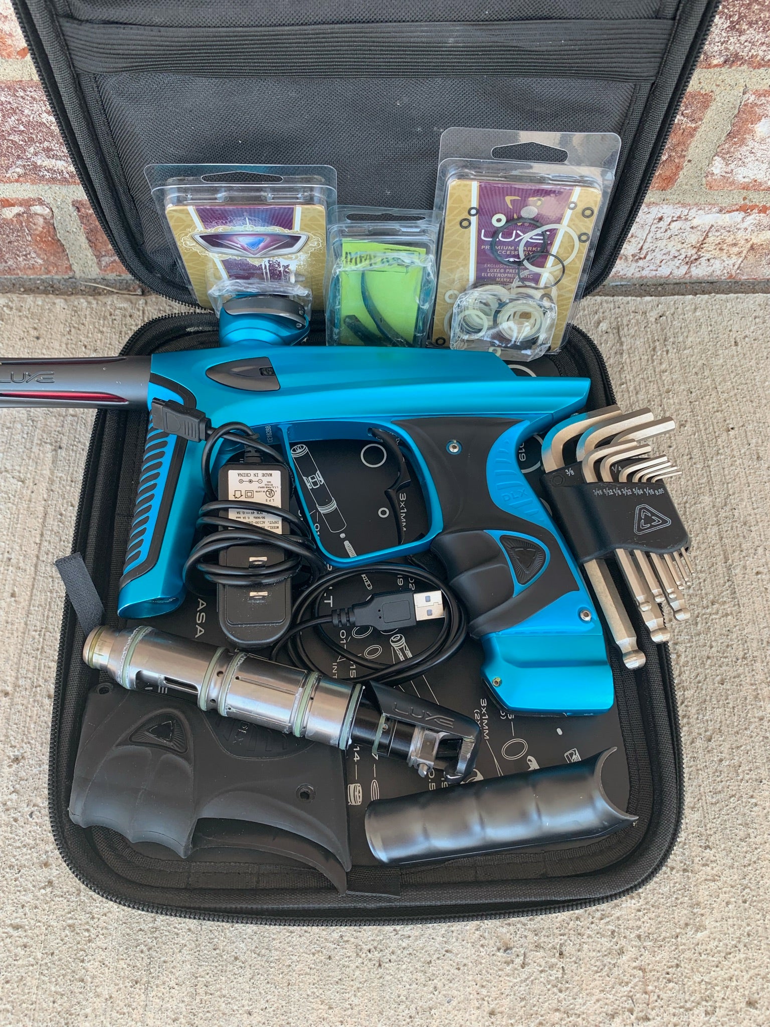 Used DLX Luxe Ice Paintball Gun - Dust Blue/Dust Pewter - Image 5