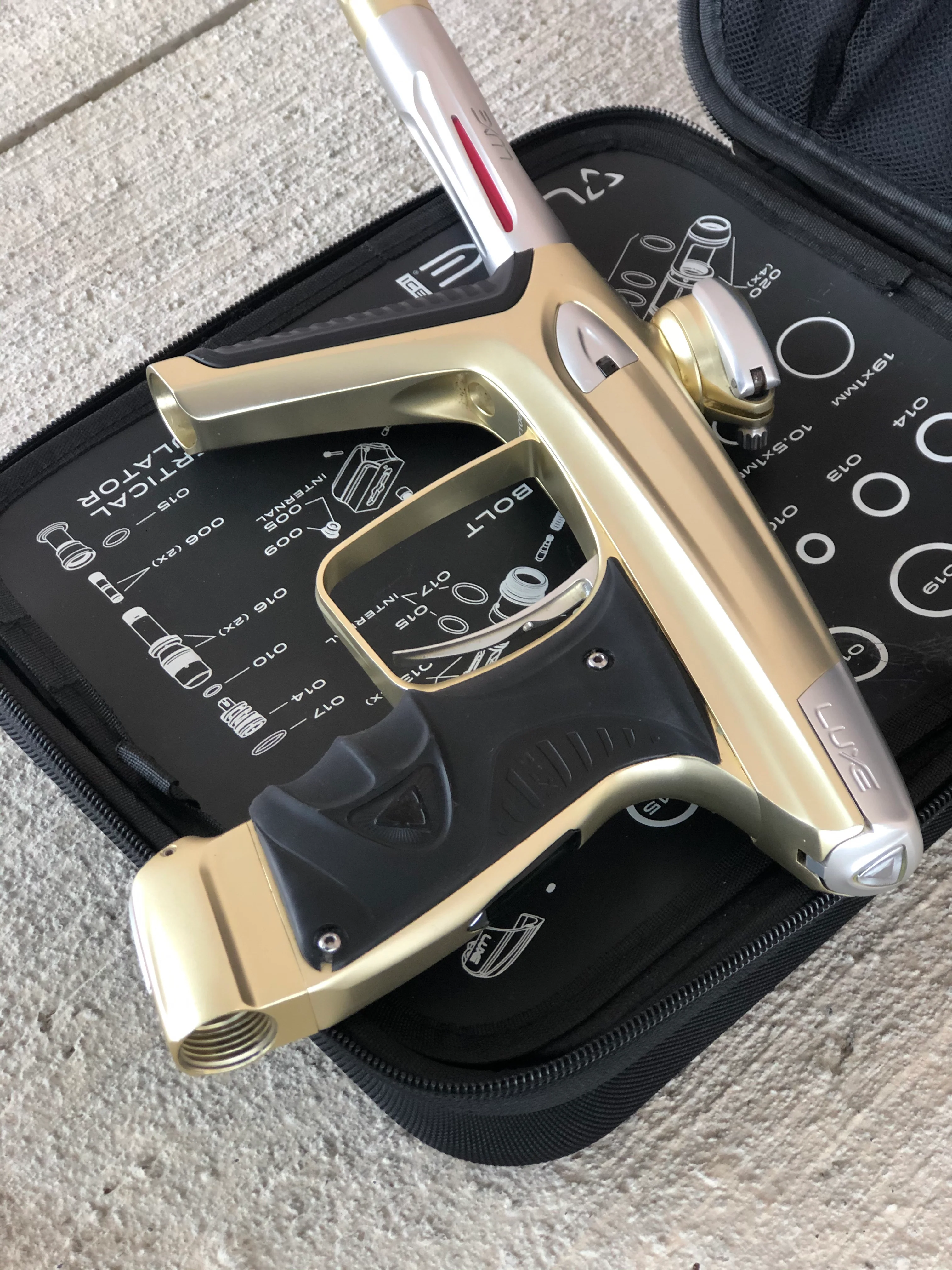 Used DLX Luxe Ice Paintball Gun - Dust Gold/Silver - Image 3