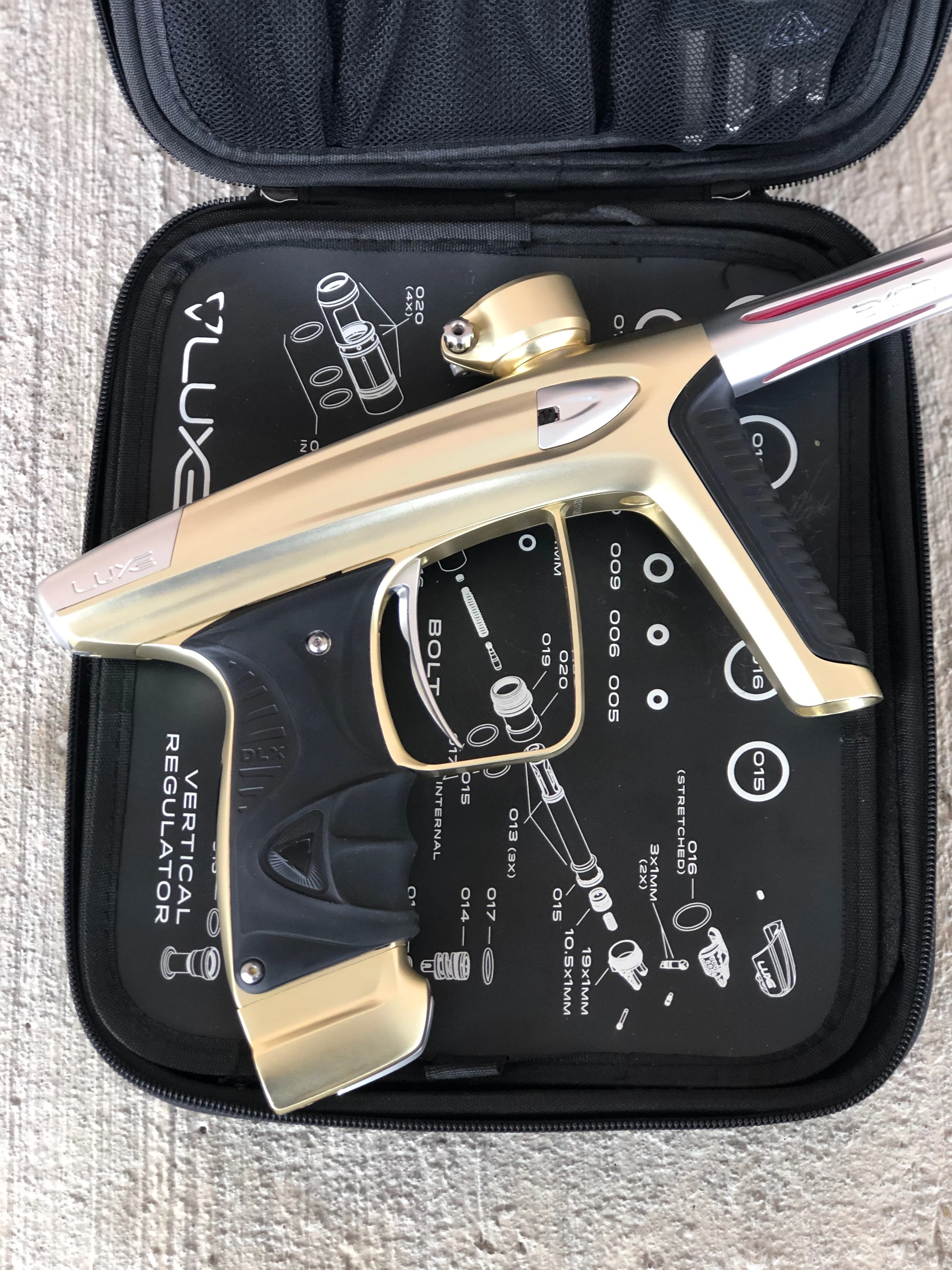 Used DLX Luxe Ice Paintball Gun - Dust Gold/Silver - Image 4