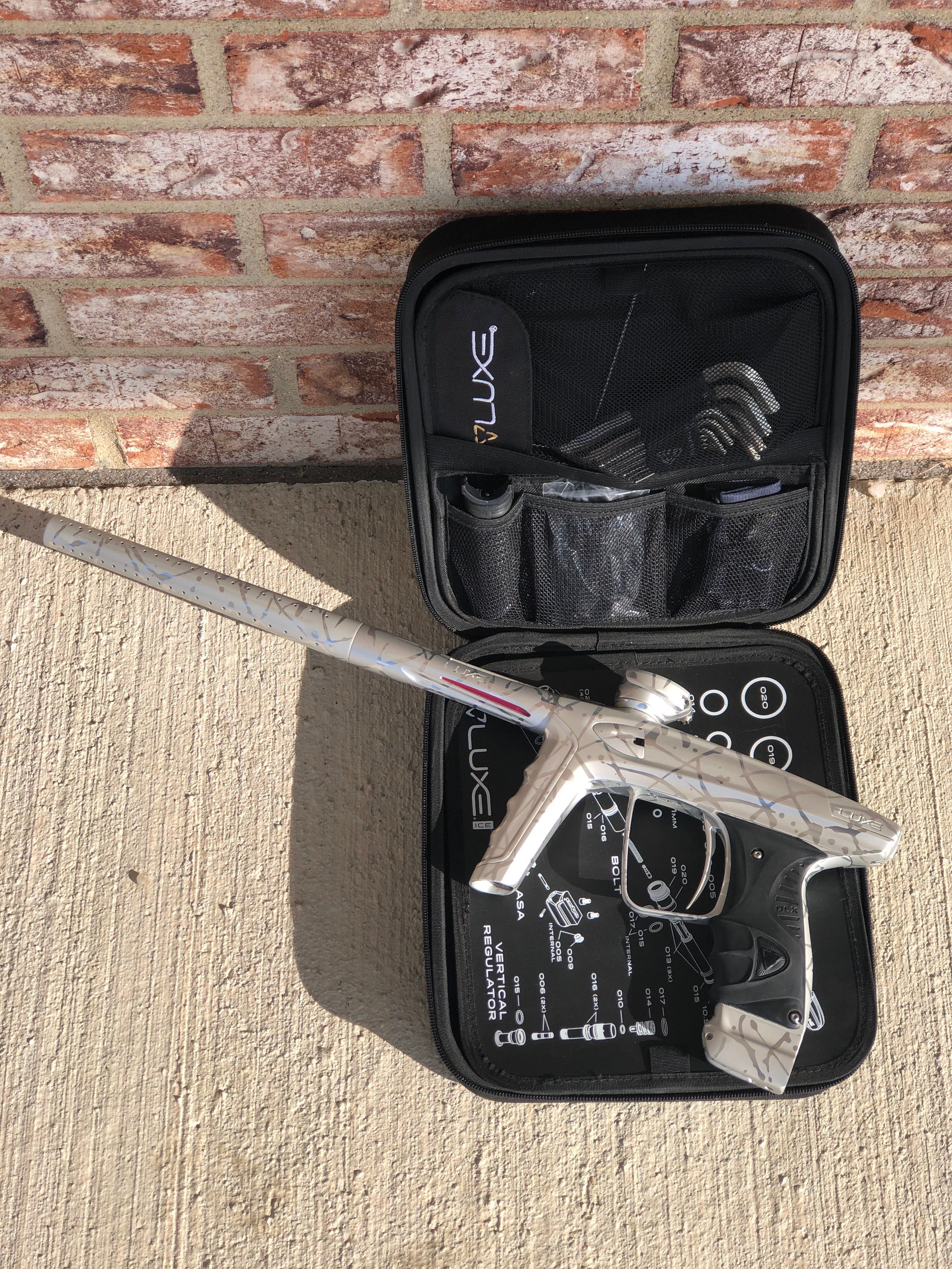 Used DLX Luxe ICE Paintball Gun - Dust Silver Pure 3D Splash - Image 5