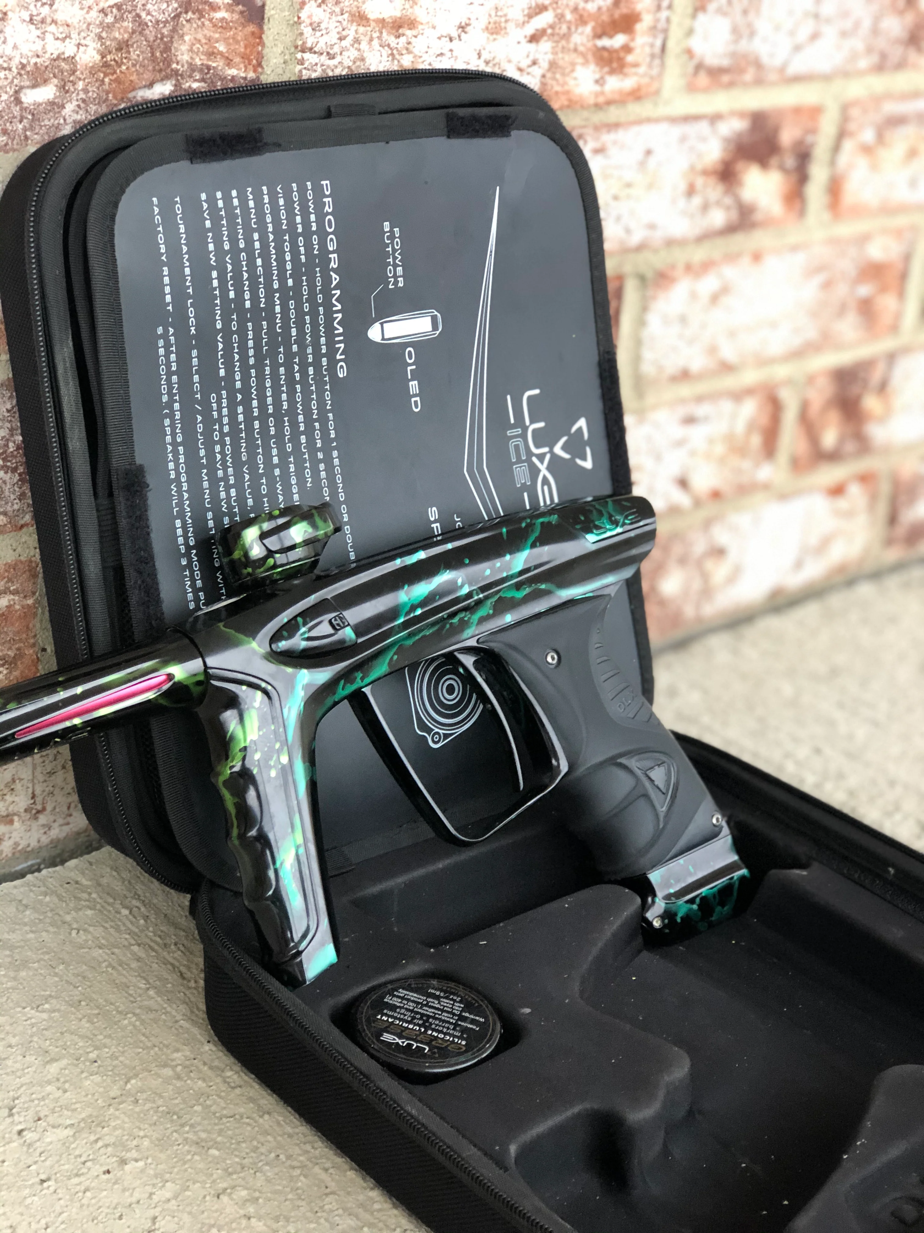 Used DLX Luxe Ice Paintball Gun - Green Splash - Image 3