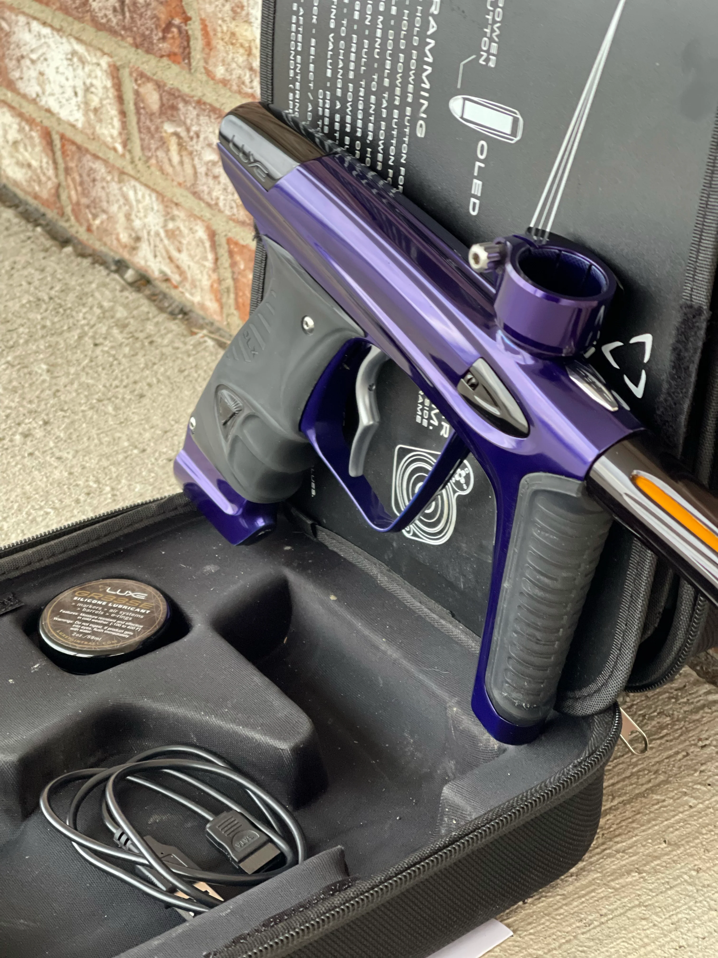 Used DLX Luxe Ice Paintball Gun - Purple / Black - Image 3