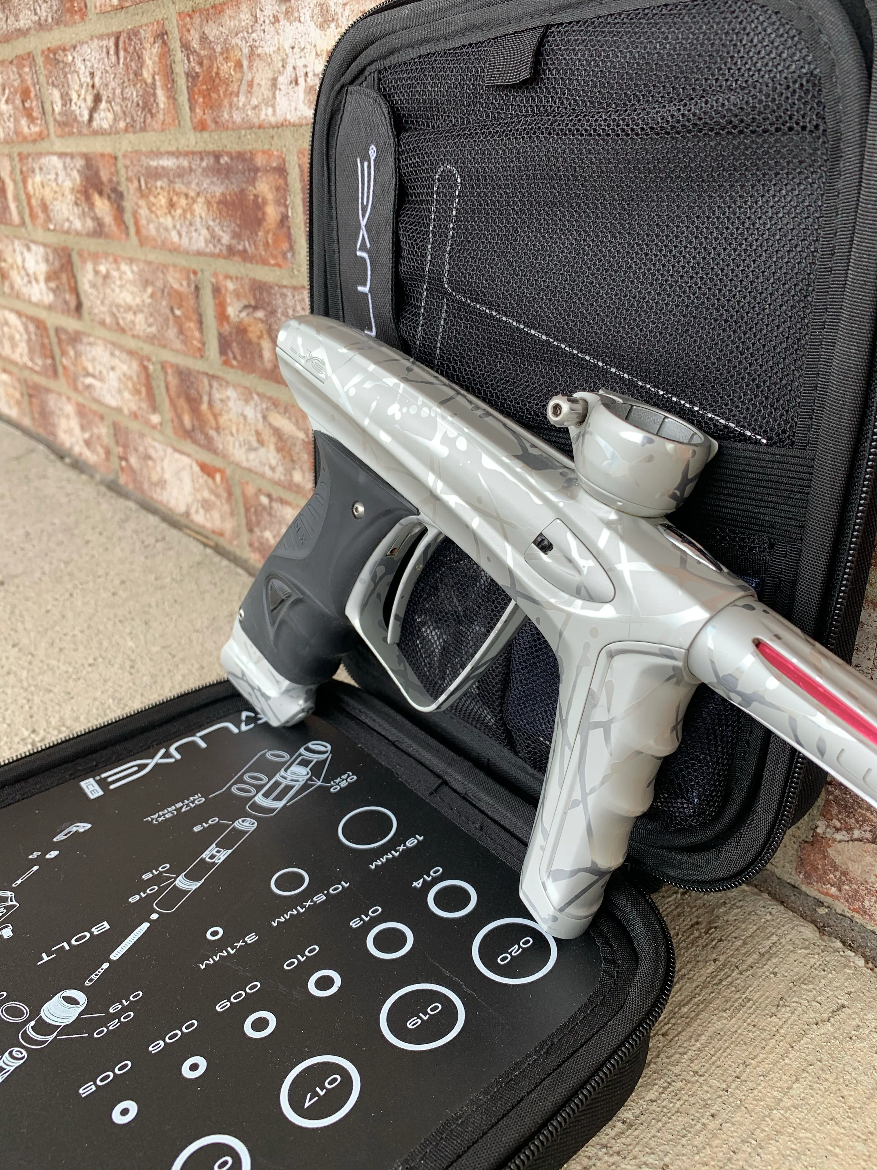 Used DLX Luxe Ice Paintball Gun - Silver 3D Splash - Image 2