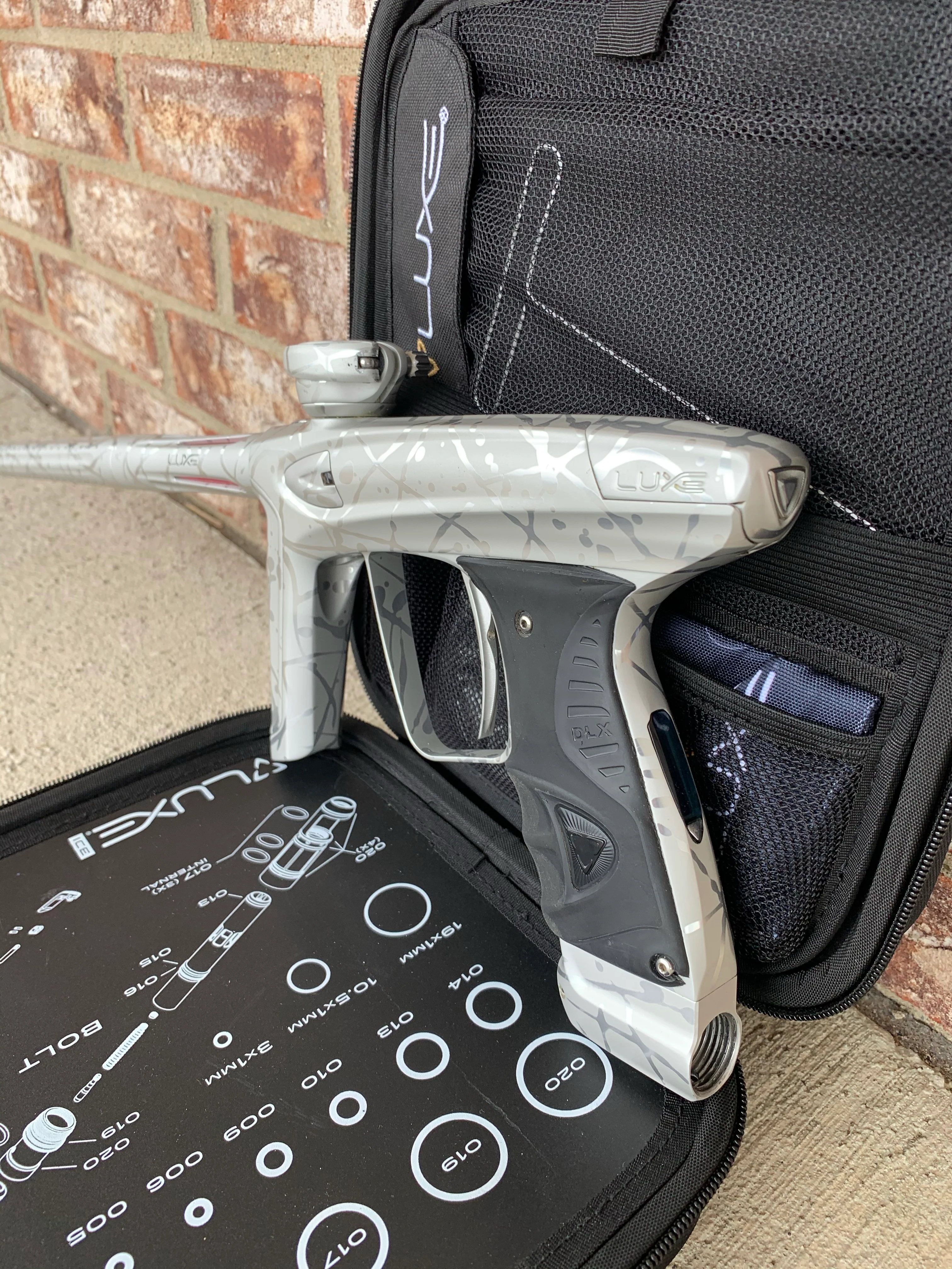 Used DLX Luxe Ice Paintball Gun - Silver 3D Splash - Image 3