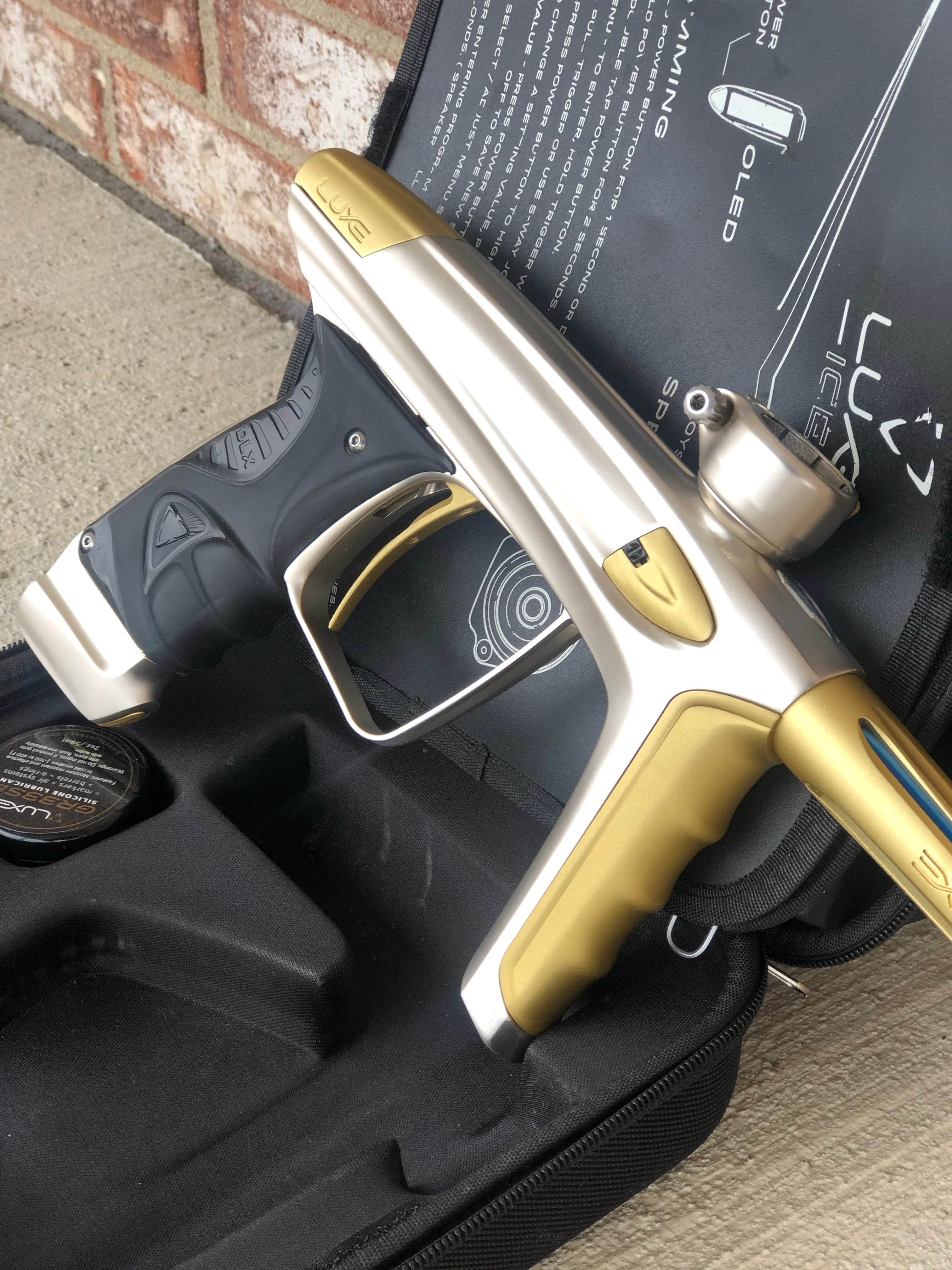 Used DLX Luxe Ice Paintball Gun - Silver / Dust Gold - Image 2