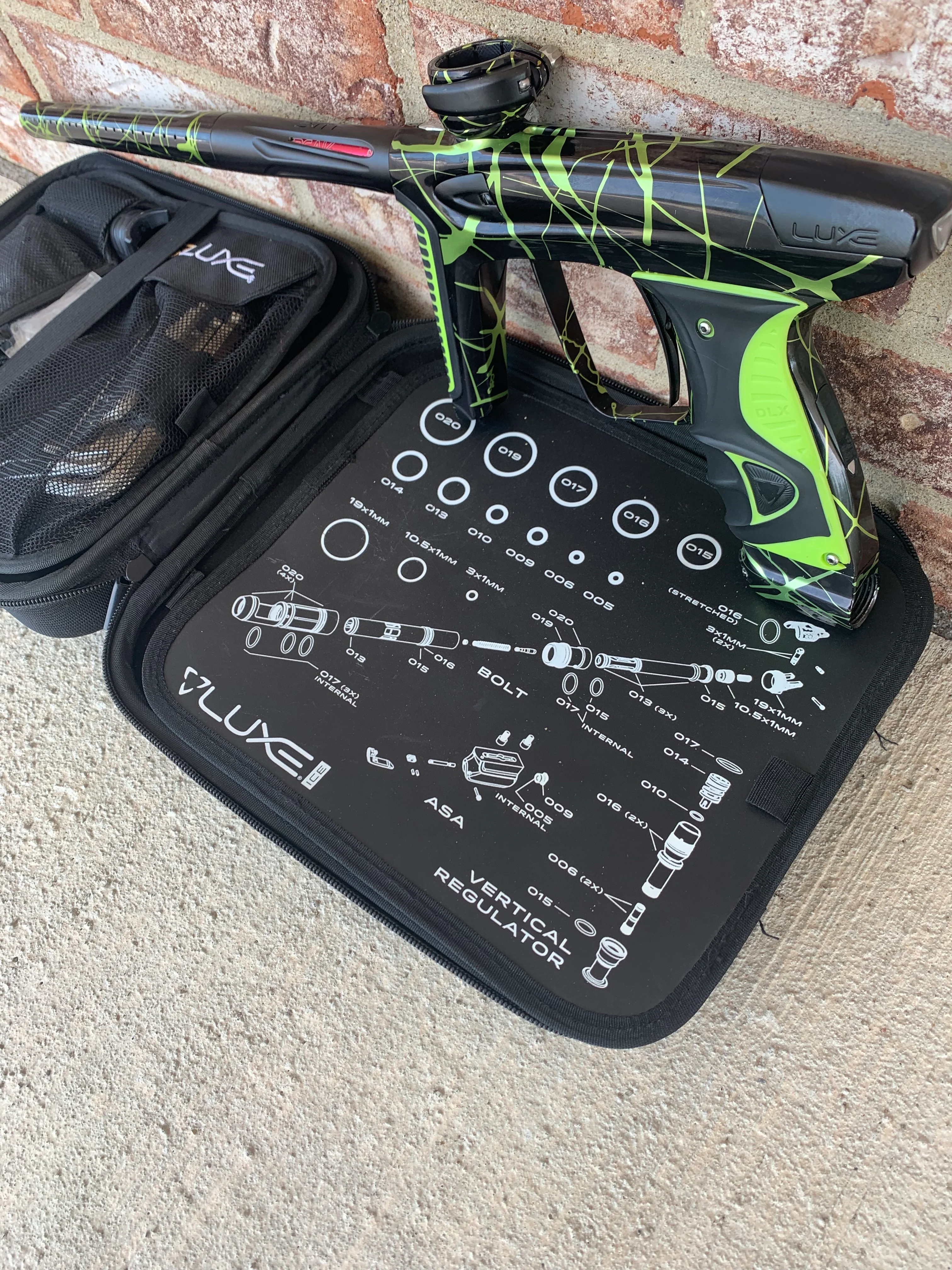 Used Smart Parts DLX Luxe Ice Paintball Marker- Black/Lime 3D Splash - Image 5