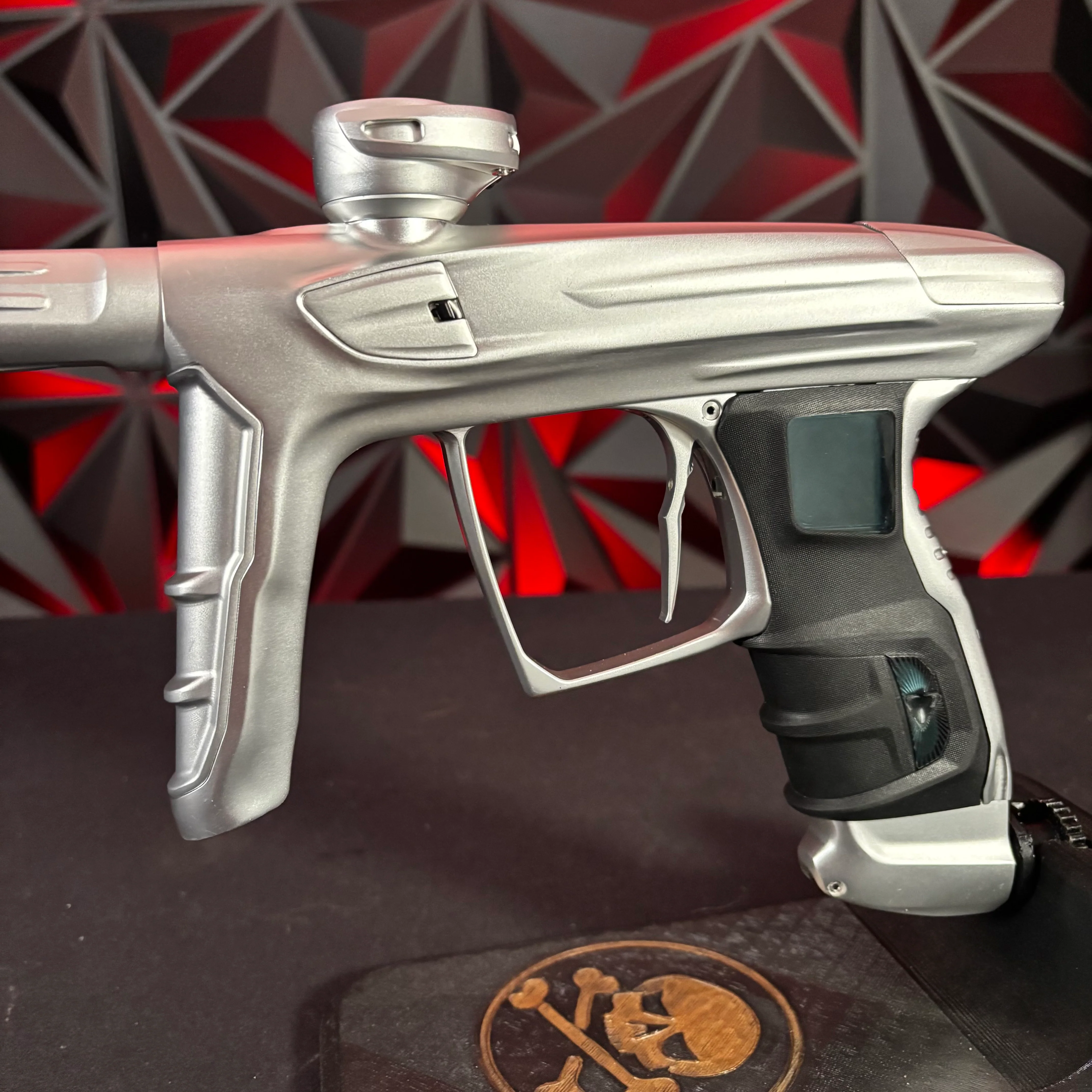 Used DLX Luxe IDOL Paintball Gun - Dust Silver - Image 5
