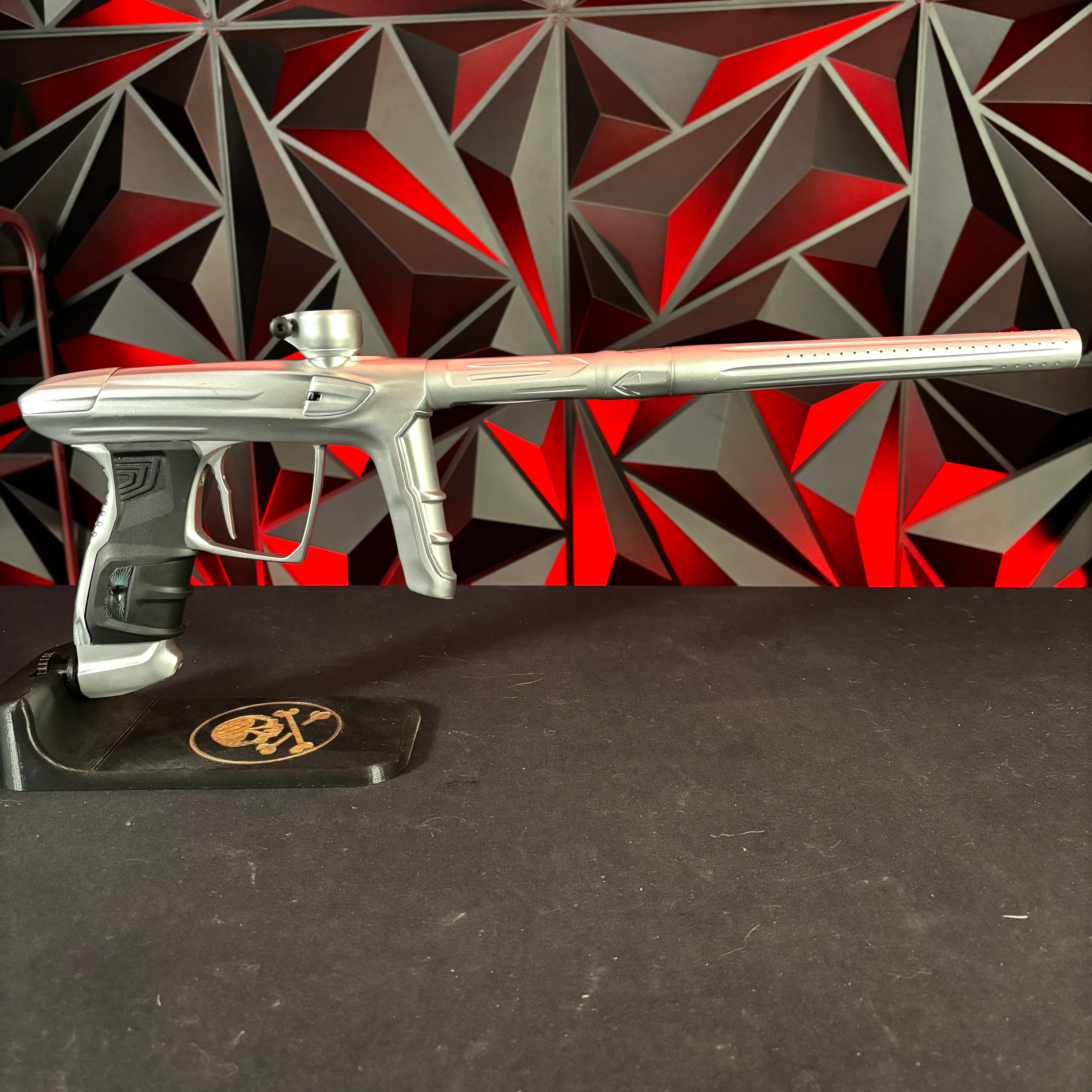 Used DLX Luxe IDOL Paintball Gun - Dust Silver - Image 6