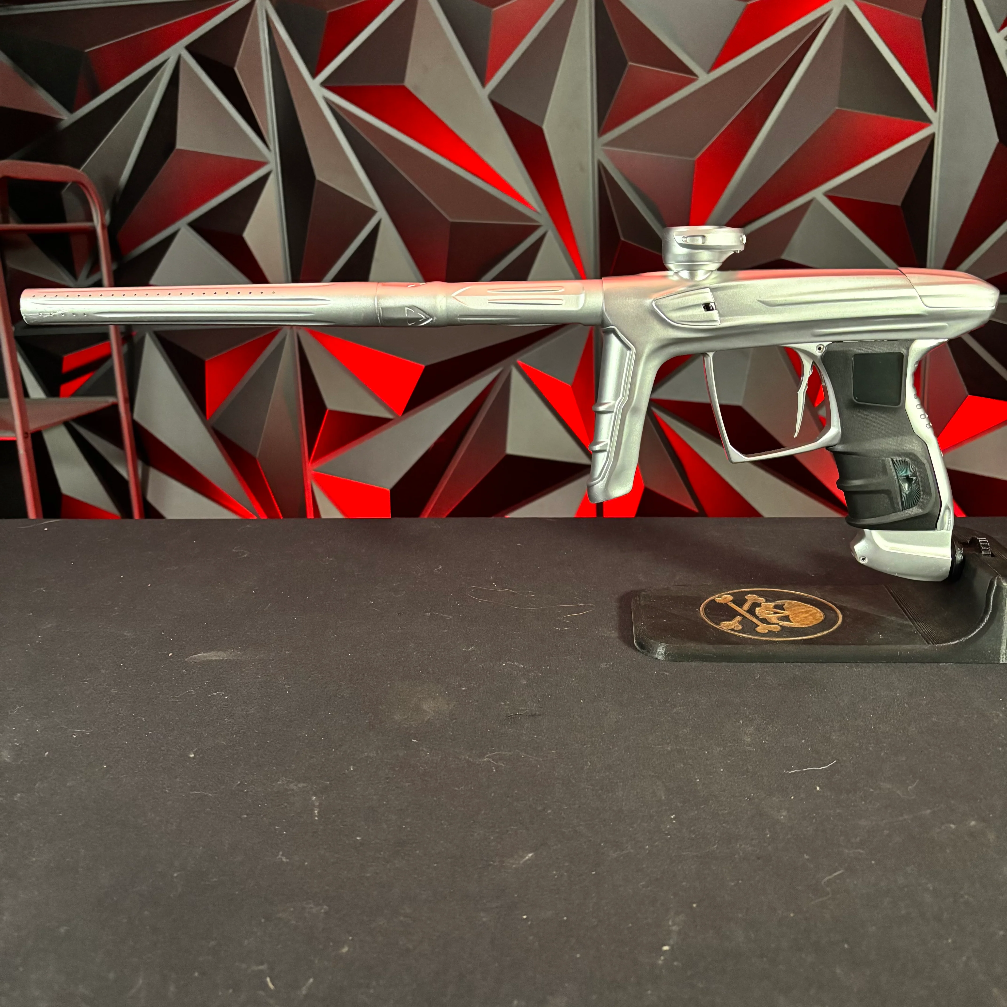Used DLX Luxe IDOL Paintball Gun - Dust Silver - Image 7