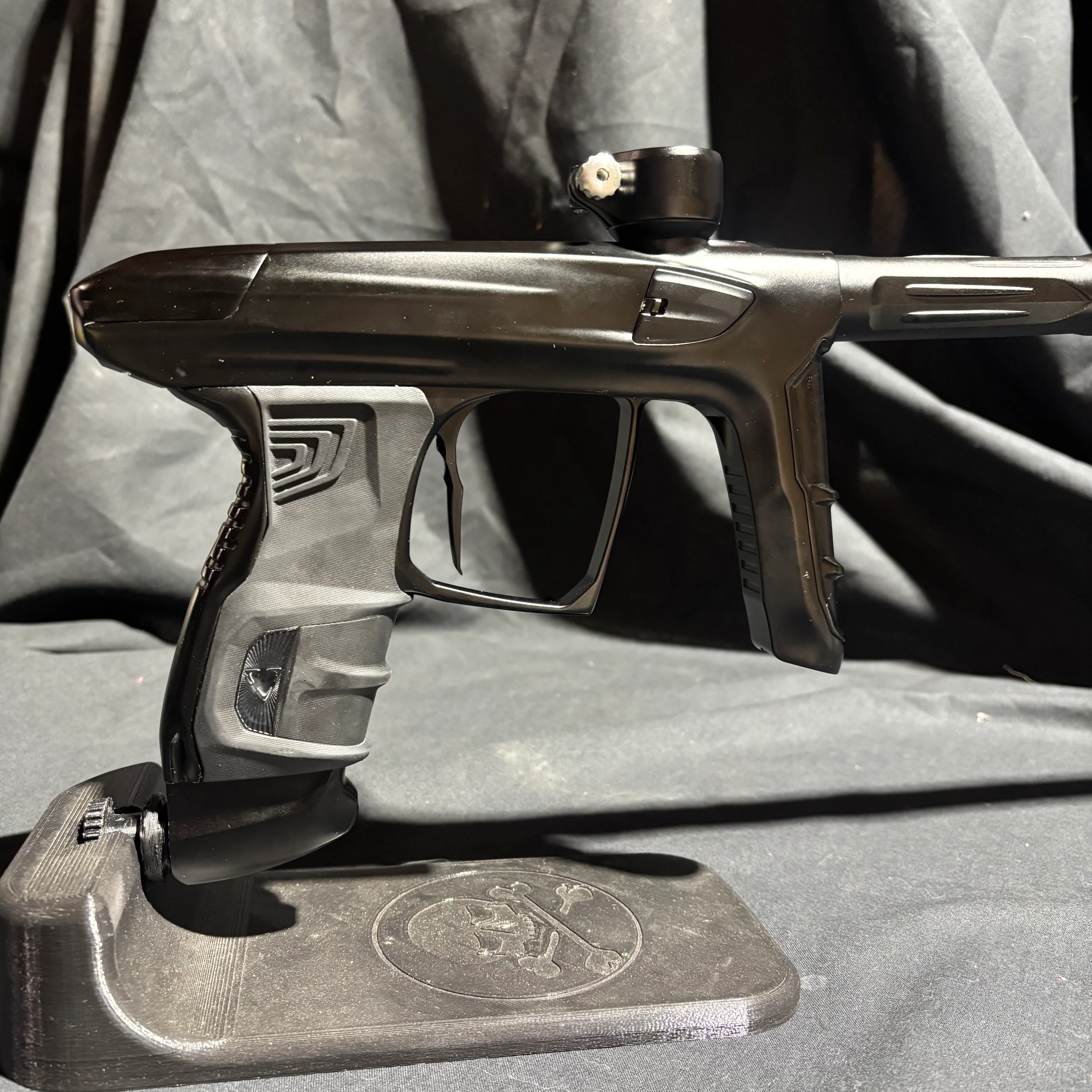 Used DLX Luxe IDOL Paintball Gun - Dust Black - Image 2