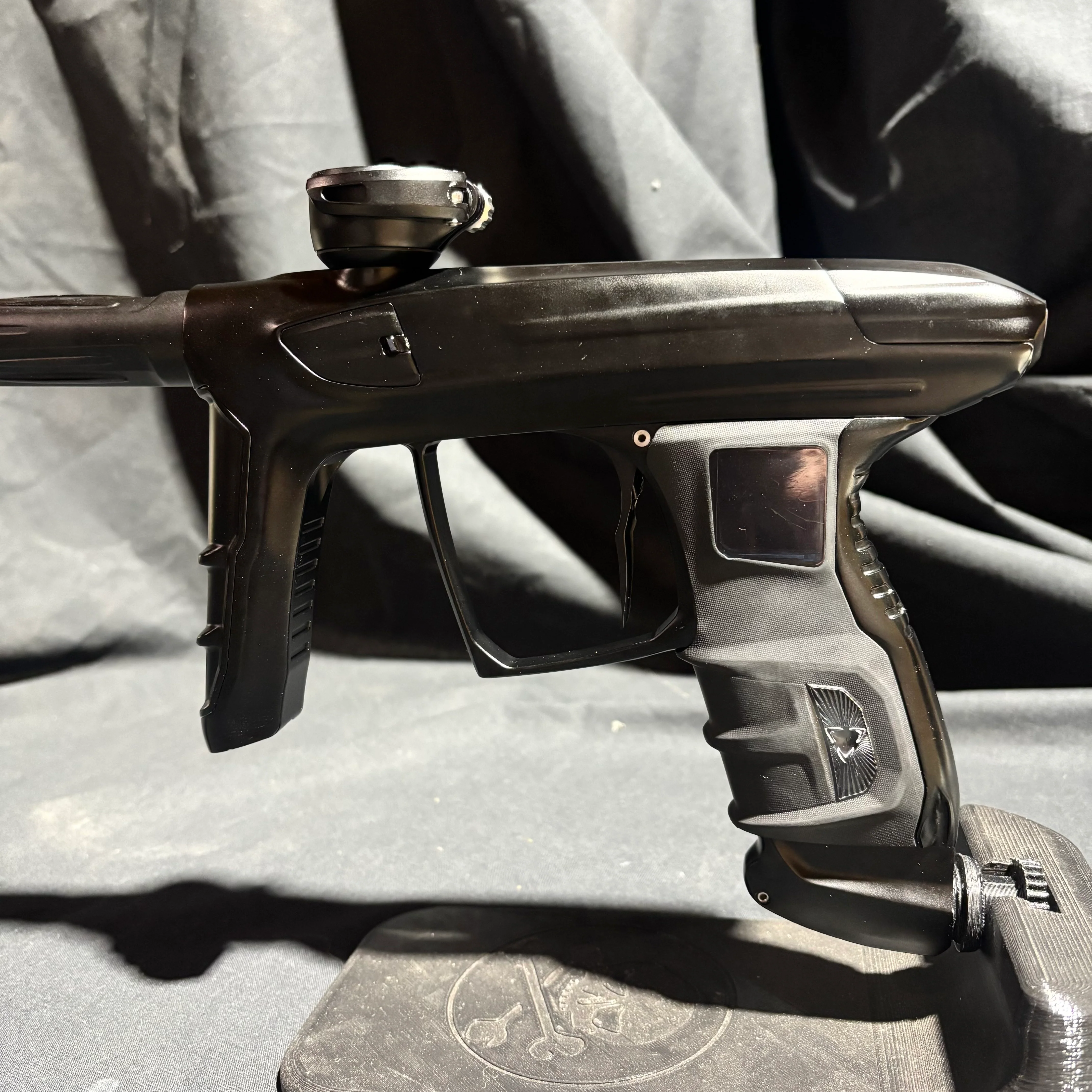 Used DLX Luxe IDOL Paintball Gun - Dust Black - Image 4