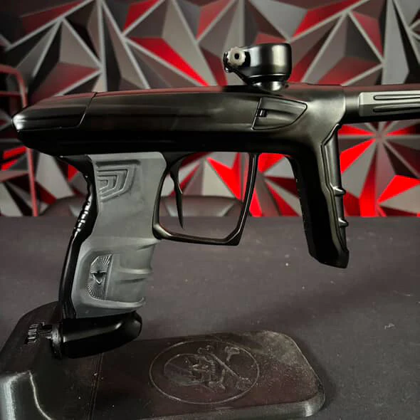 Used DLX Luxe IDOL Paintball Gun - Dust Black - Image 2