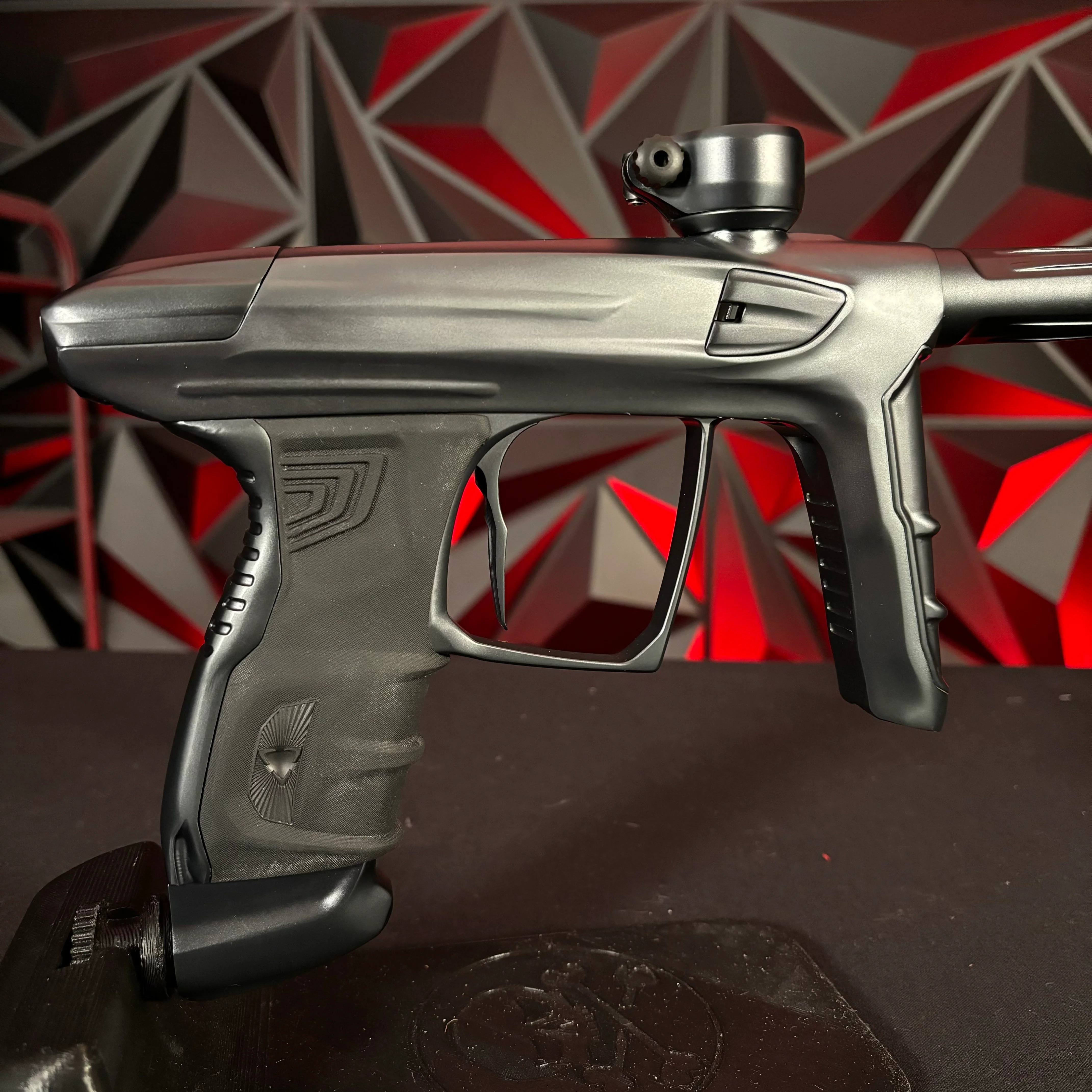 Used DLX Luxe IDOL Paintball Gun - Dust Pewter - Image 2