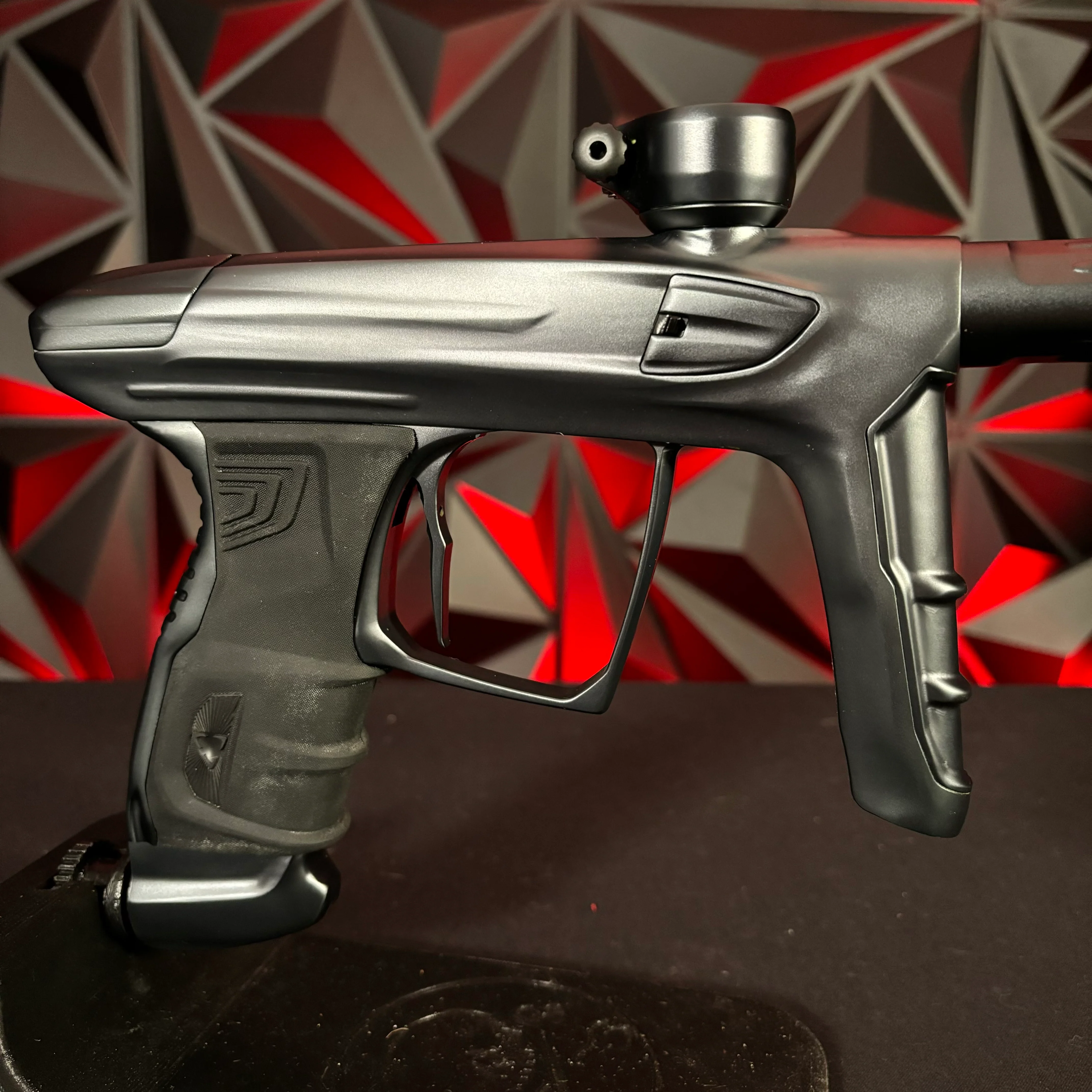 Used DLX Luxe IDOL Paintball Gun - Dust Pewter - Image 4