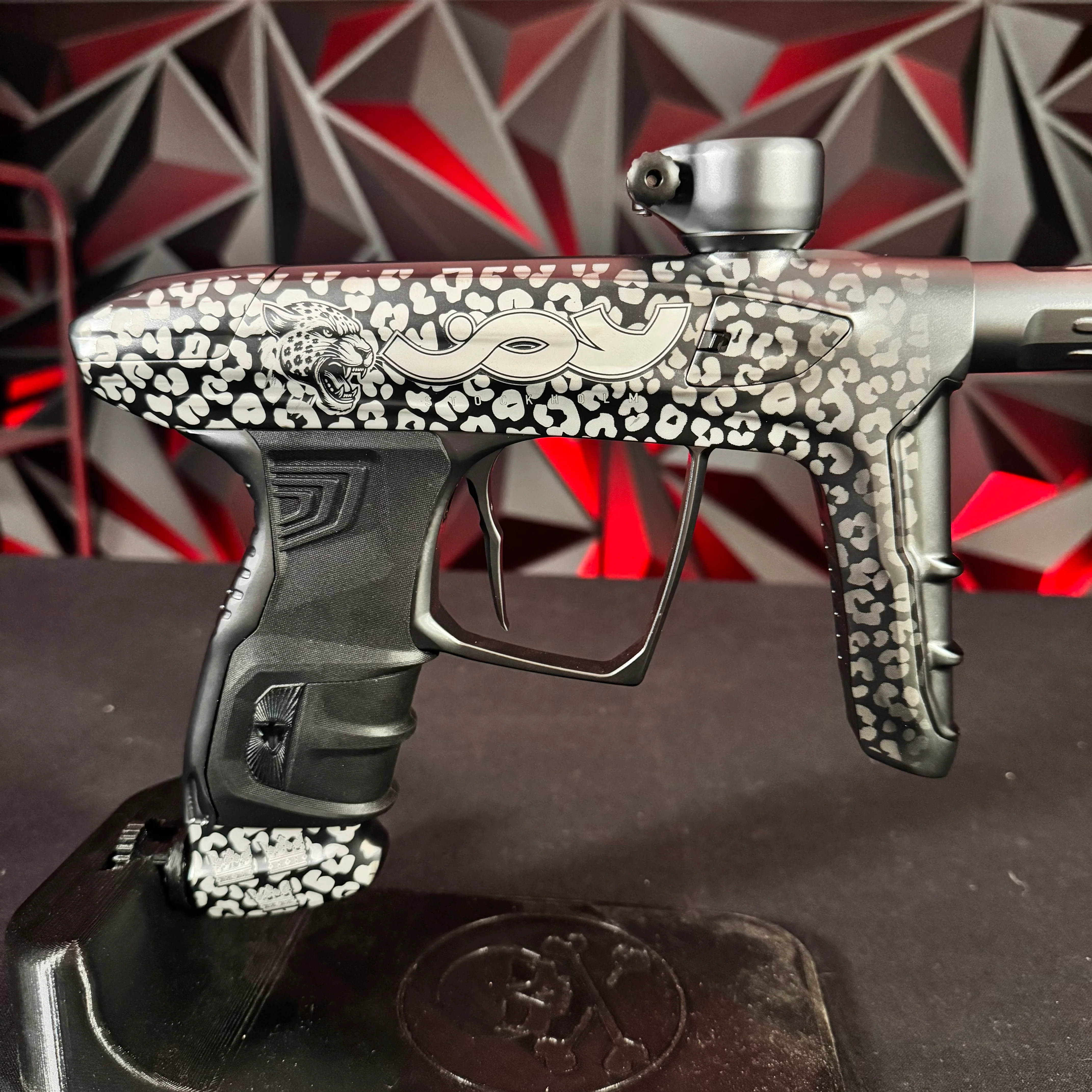 Used DLX Luxe IDOL Paintball Gun - Dust Pewter Joy Division - Image 6