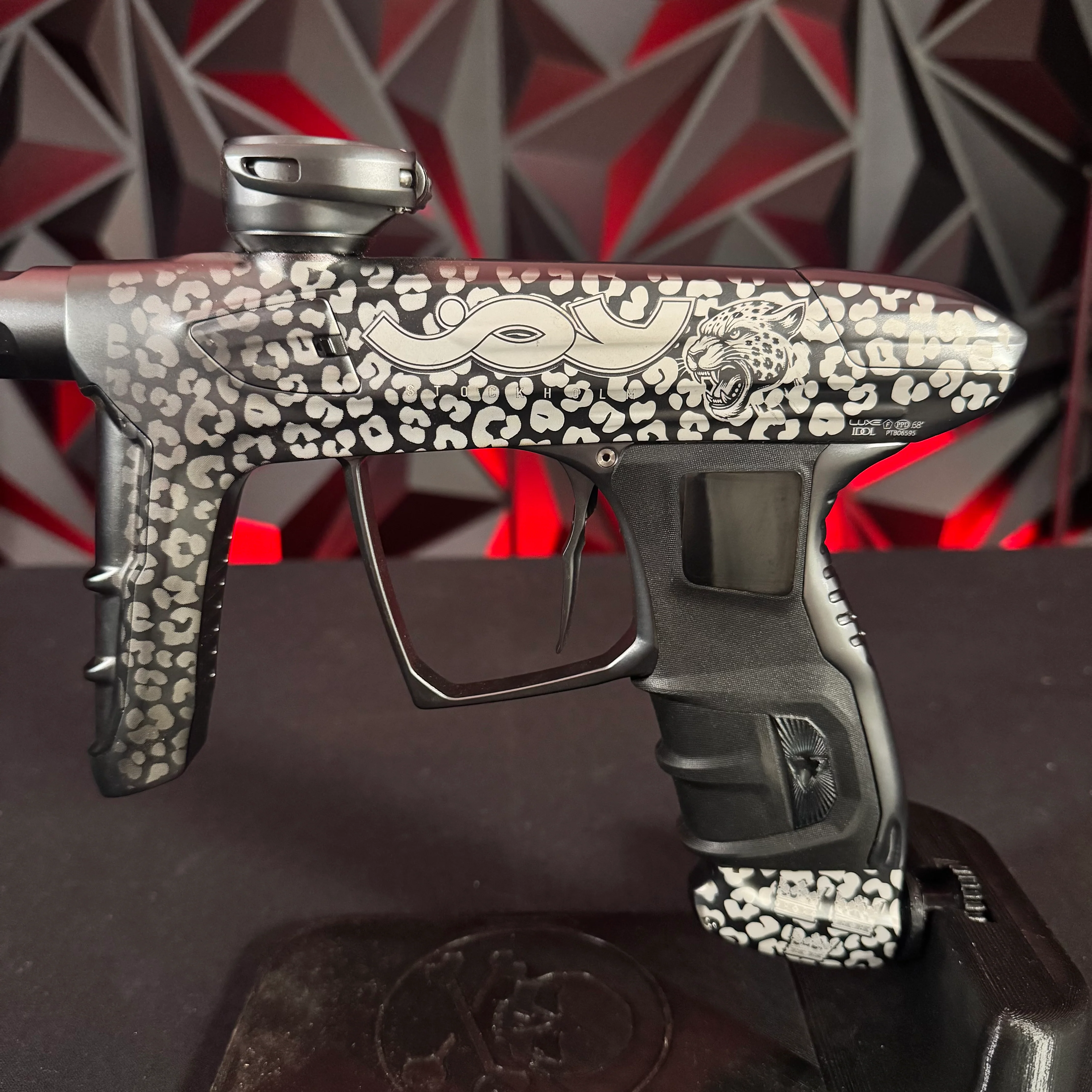 Used DLX Luxe IDOL Paintball Gun - Dust Pewter Joy Division - Image 7