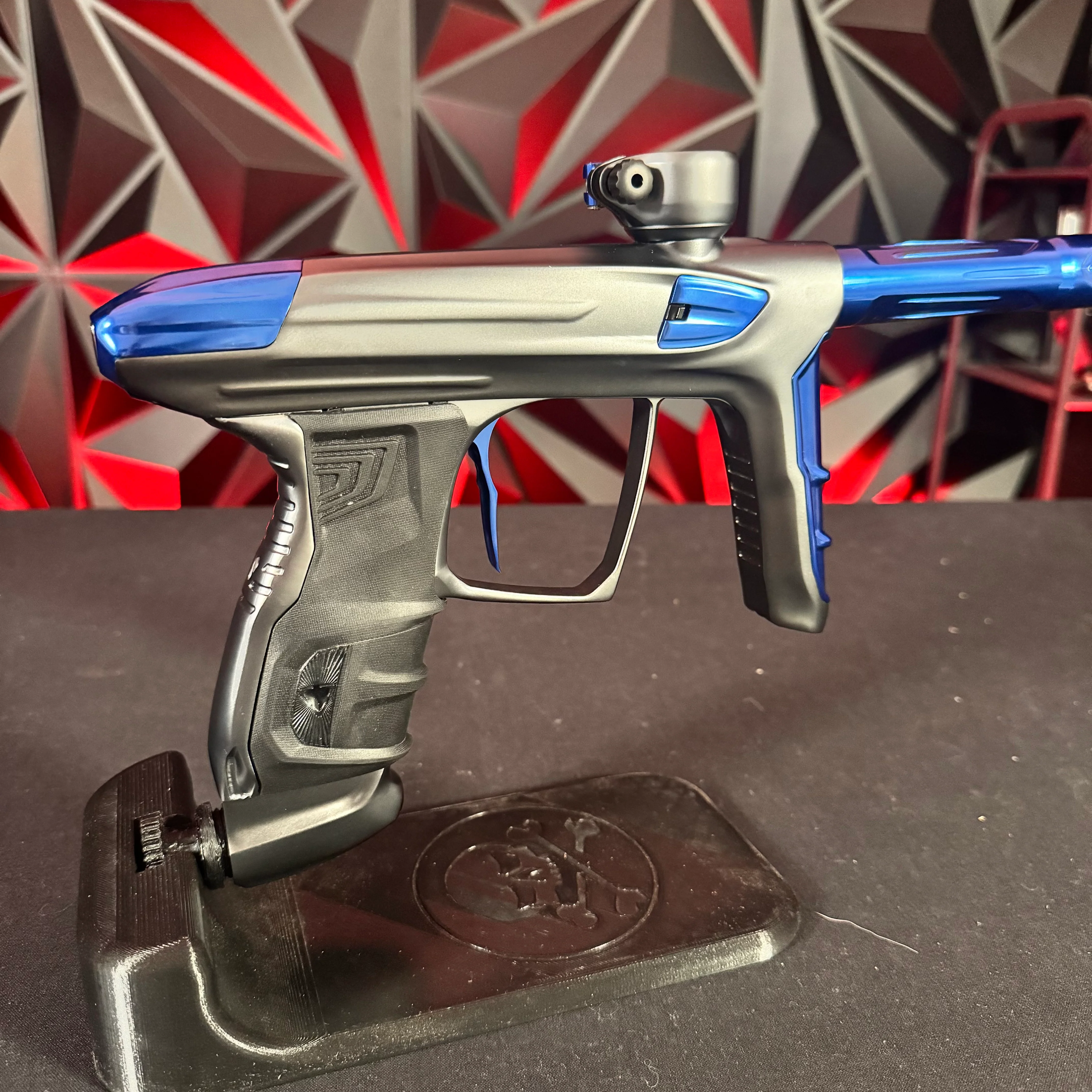 Used DLX Luxe IDOL Paintball Gun - Dust Pewter/Polished Blue - Image 2