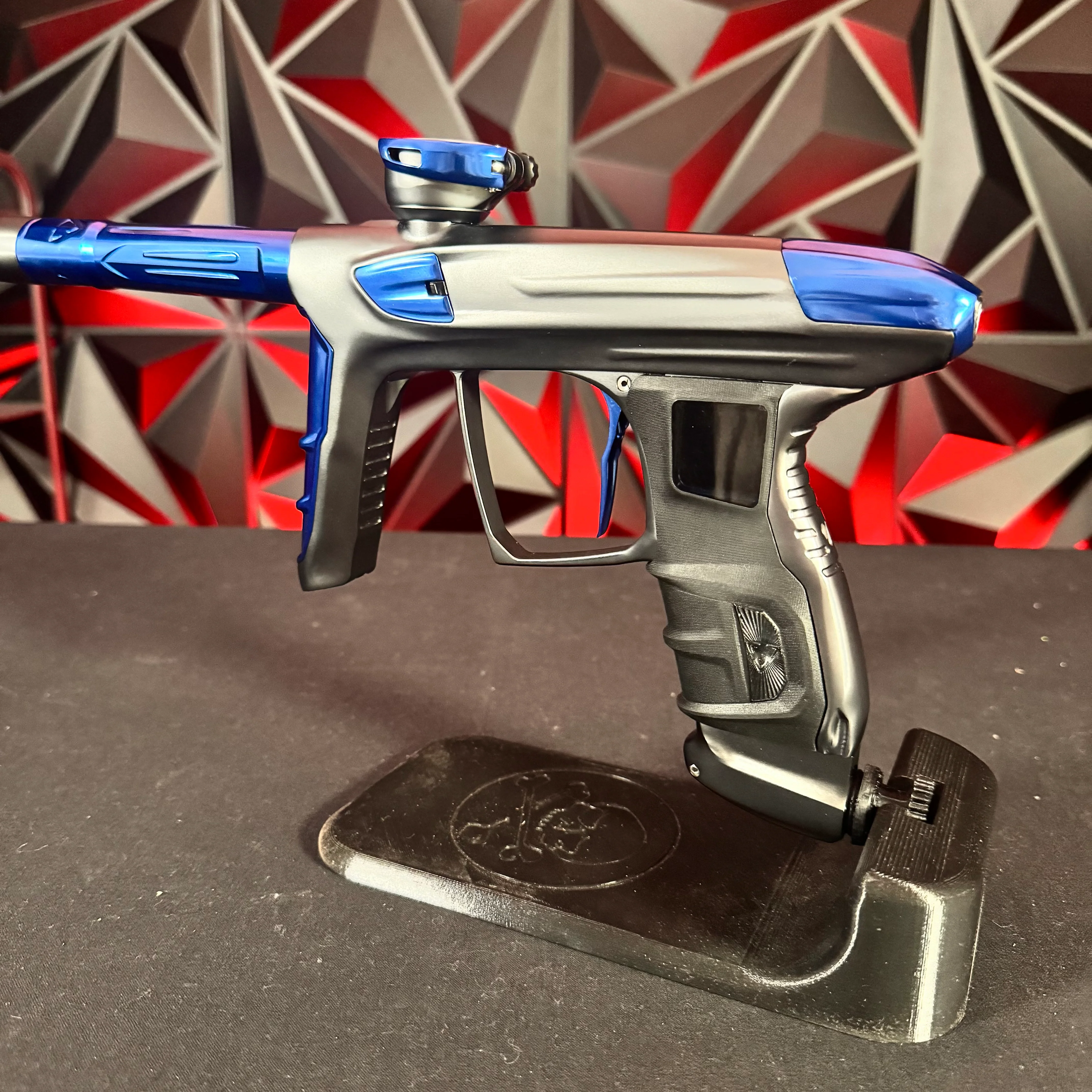 Used DLX Luxe IDOL Paintball Gun - Dust Pewter/Polished Blue - Image 3