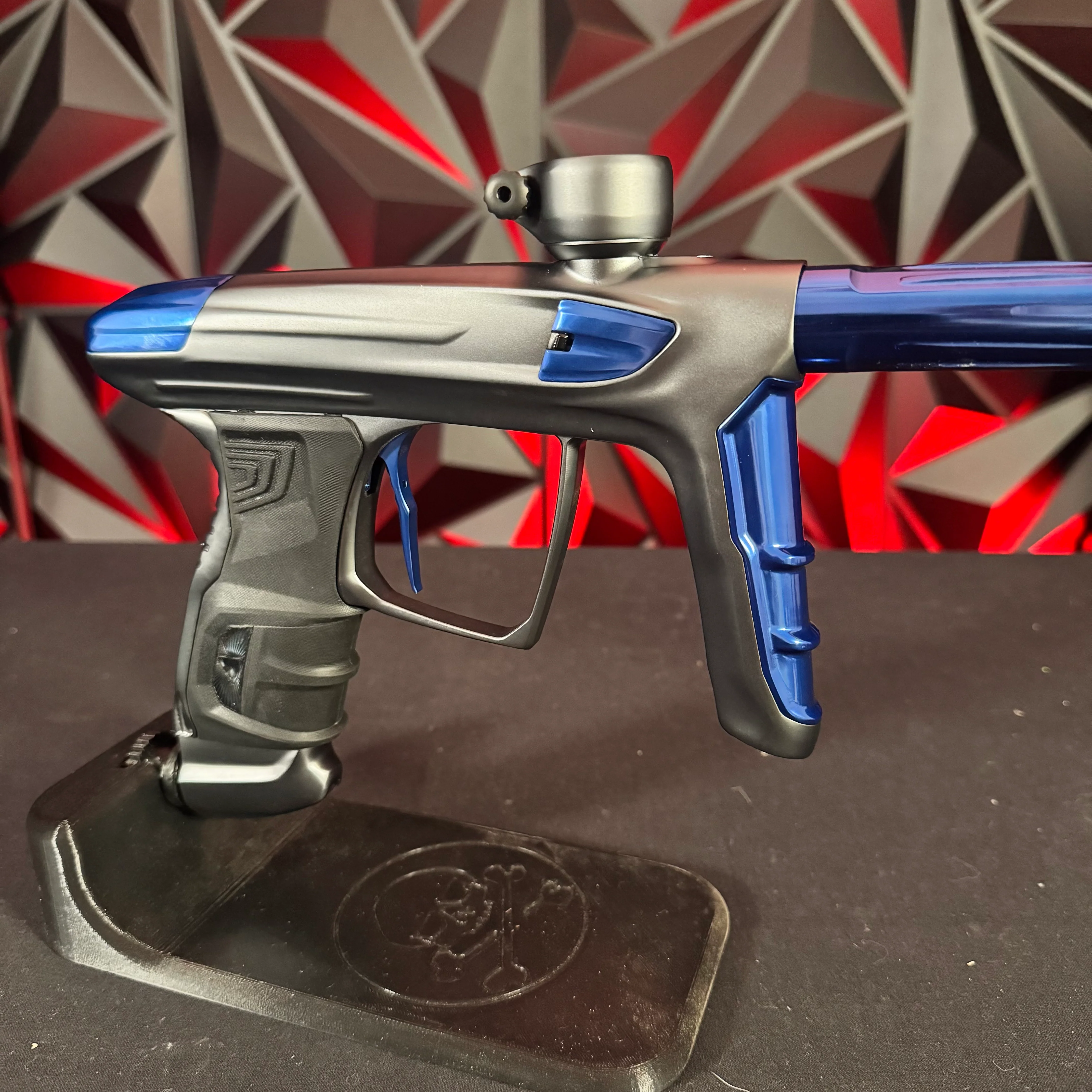Used DLX Luxe IDOL Paintball Gun - Dust Pewter/Polished Blue - Image 4