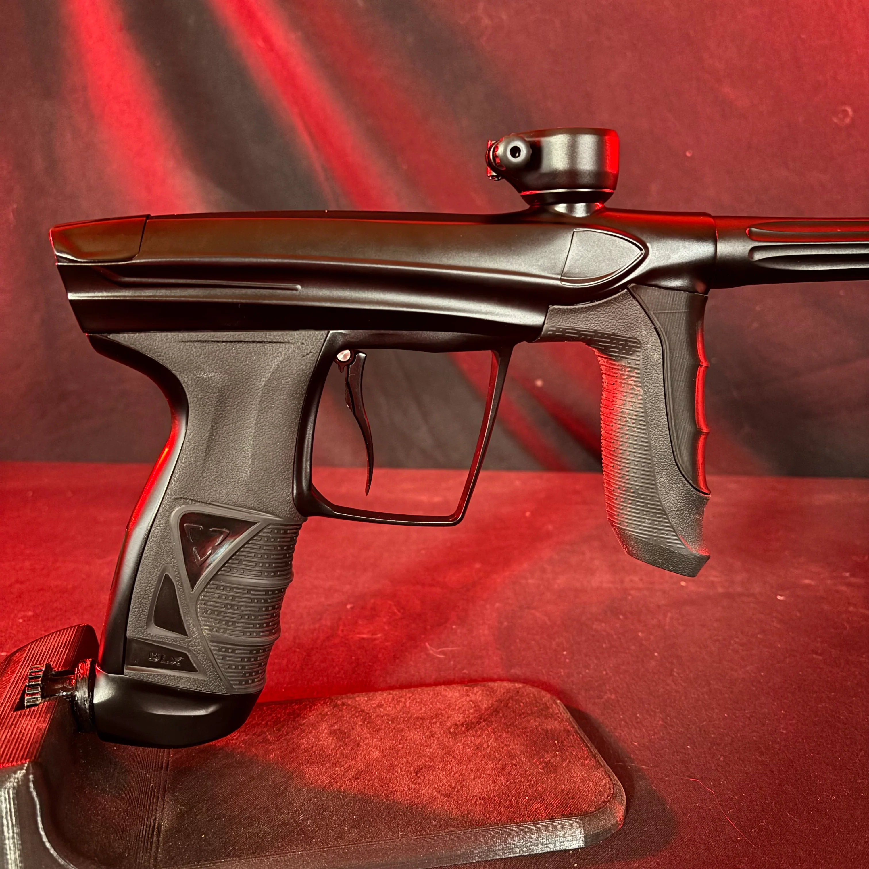 Used DLX Luxe Aire Paintball Gun - Dust Black - Image 2