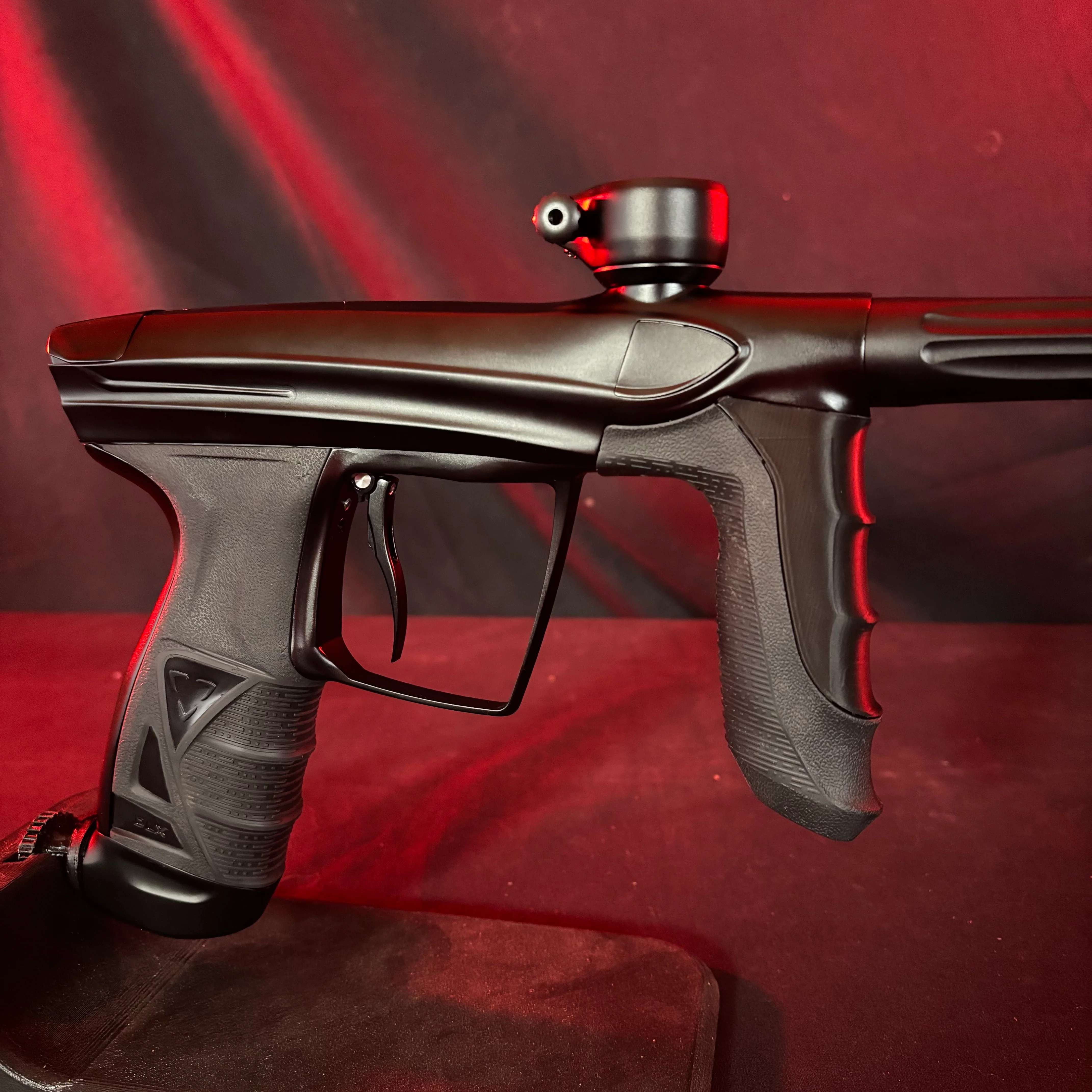 Used DLX Luxe Aire Paintball Gun - Dust Black - Image 3