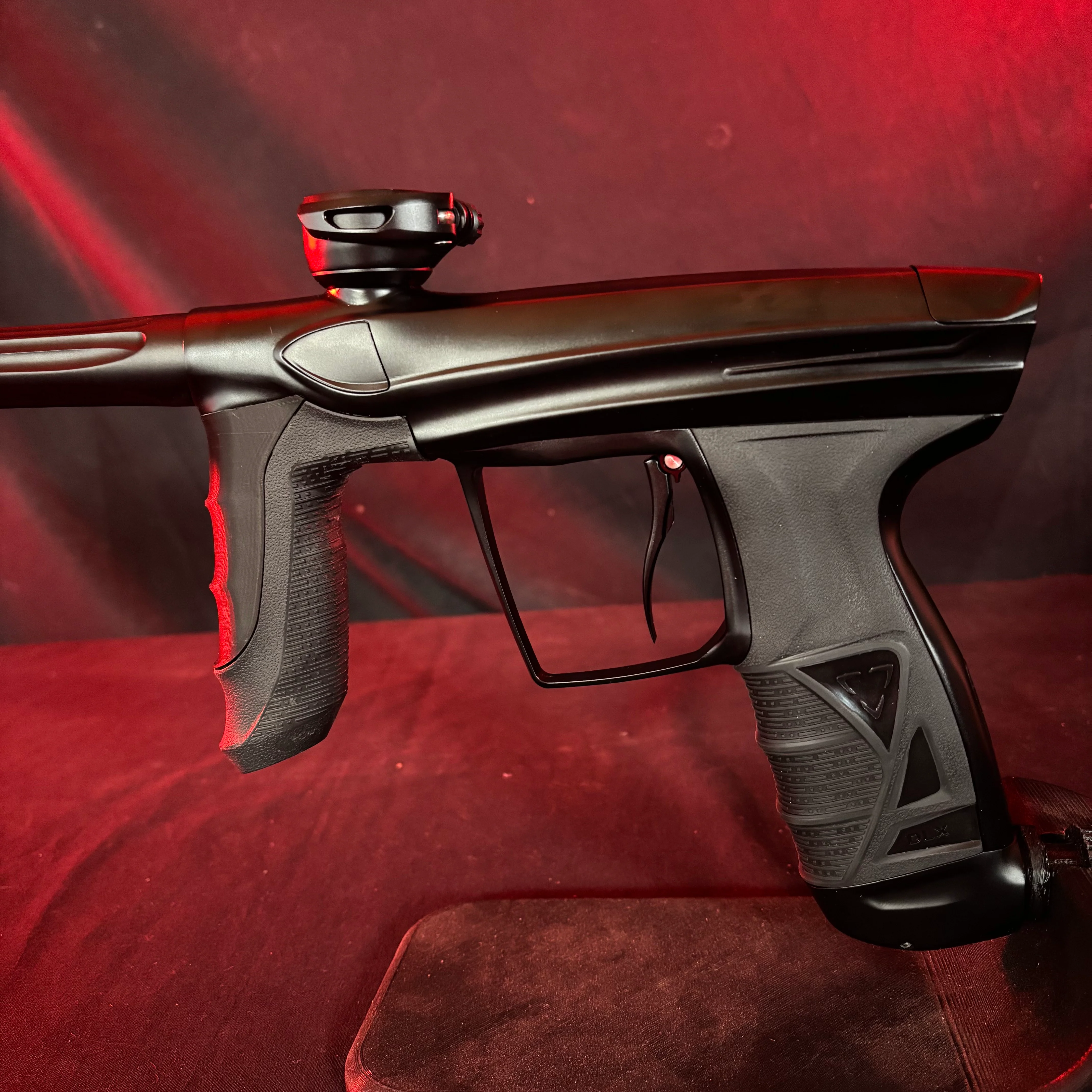 Used DLX Luxe Aire Paintball Gun - Dust Black - Image 4