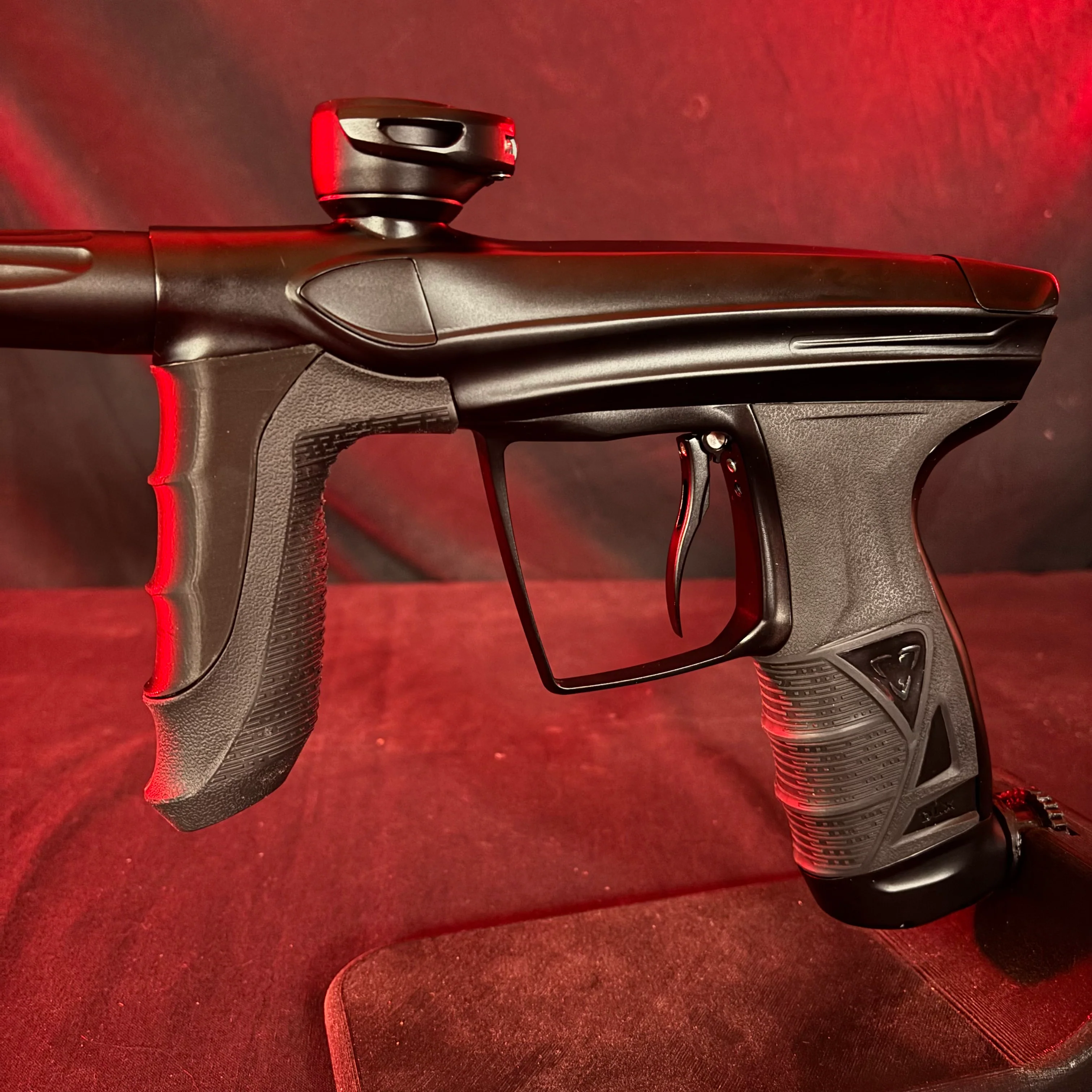 Used DLX Luxe Aire Paintball Gun - Dust Black - Image 5