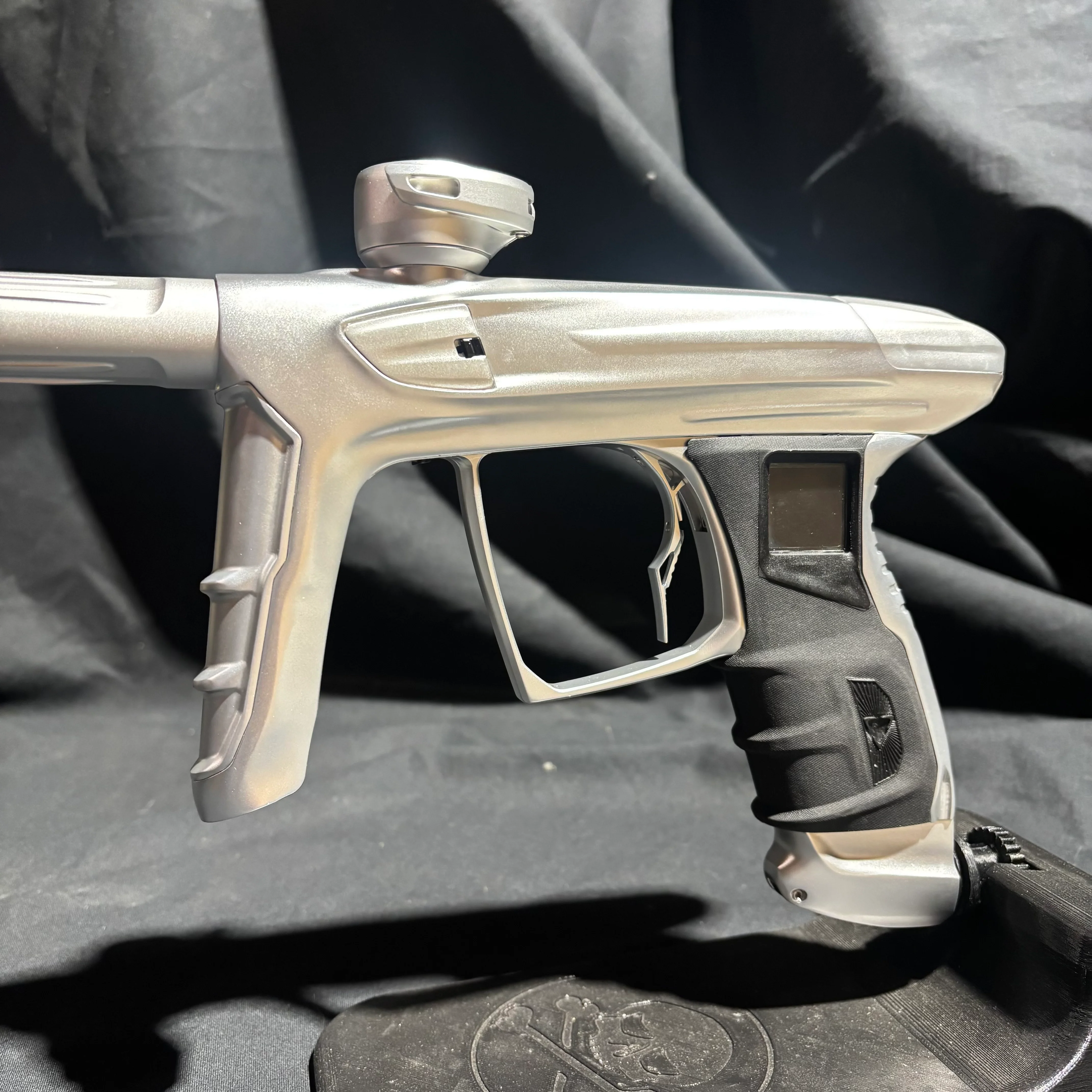 Used DLX Luxe IDOL Paintball Gun - Dust Silver - Image 5