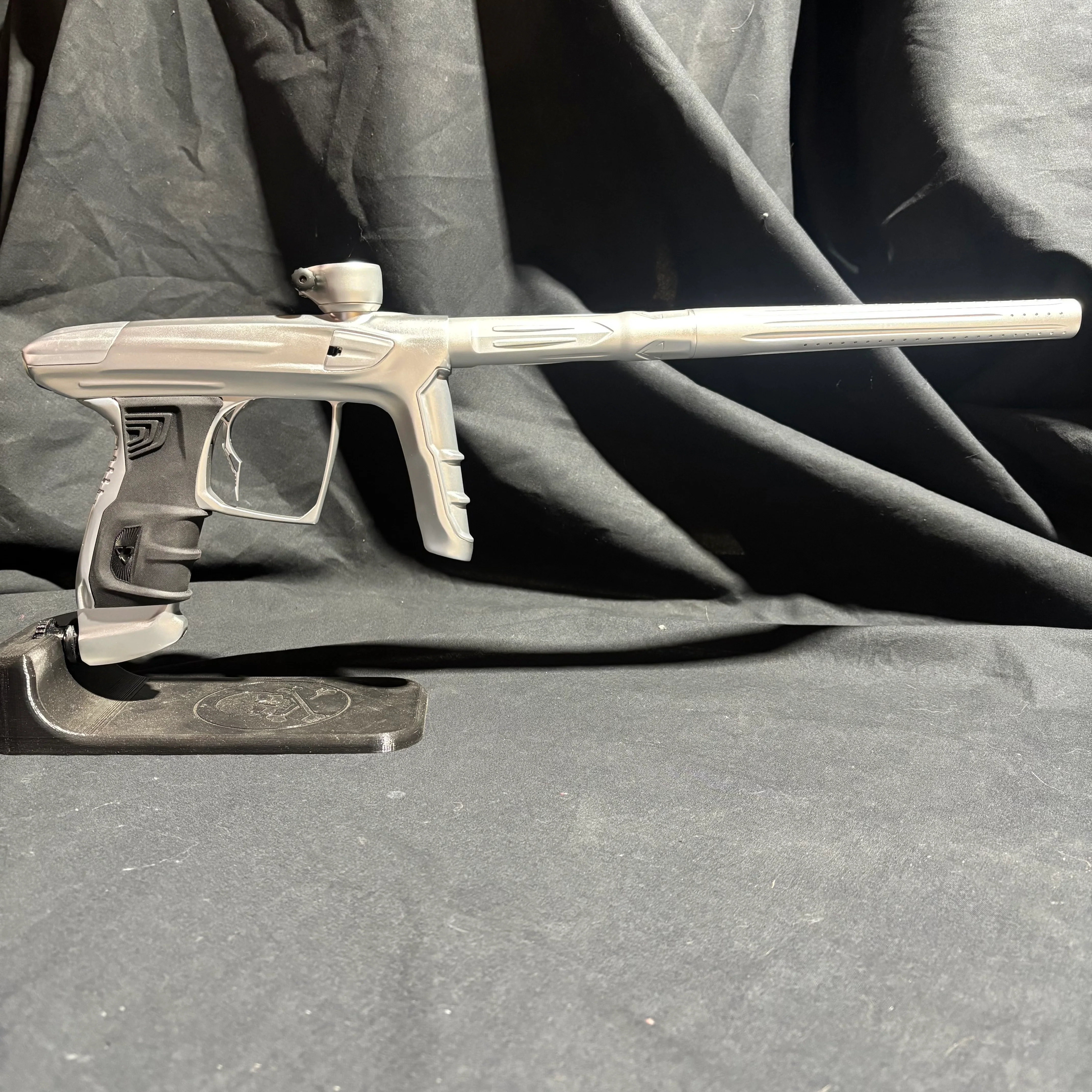 Used DLX Luxe IDOL Paintball Gun - Dust Silver - Image 6