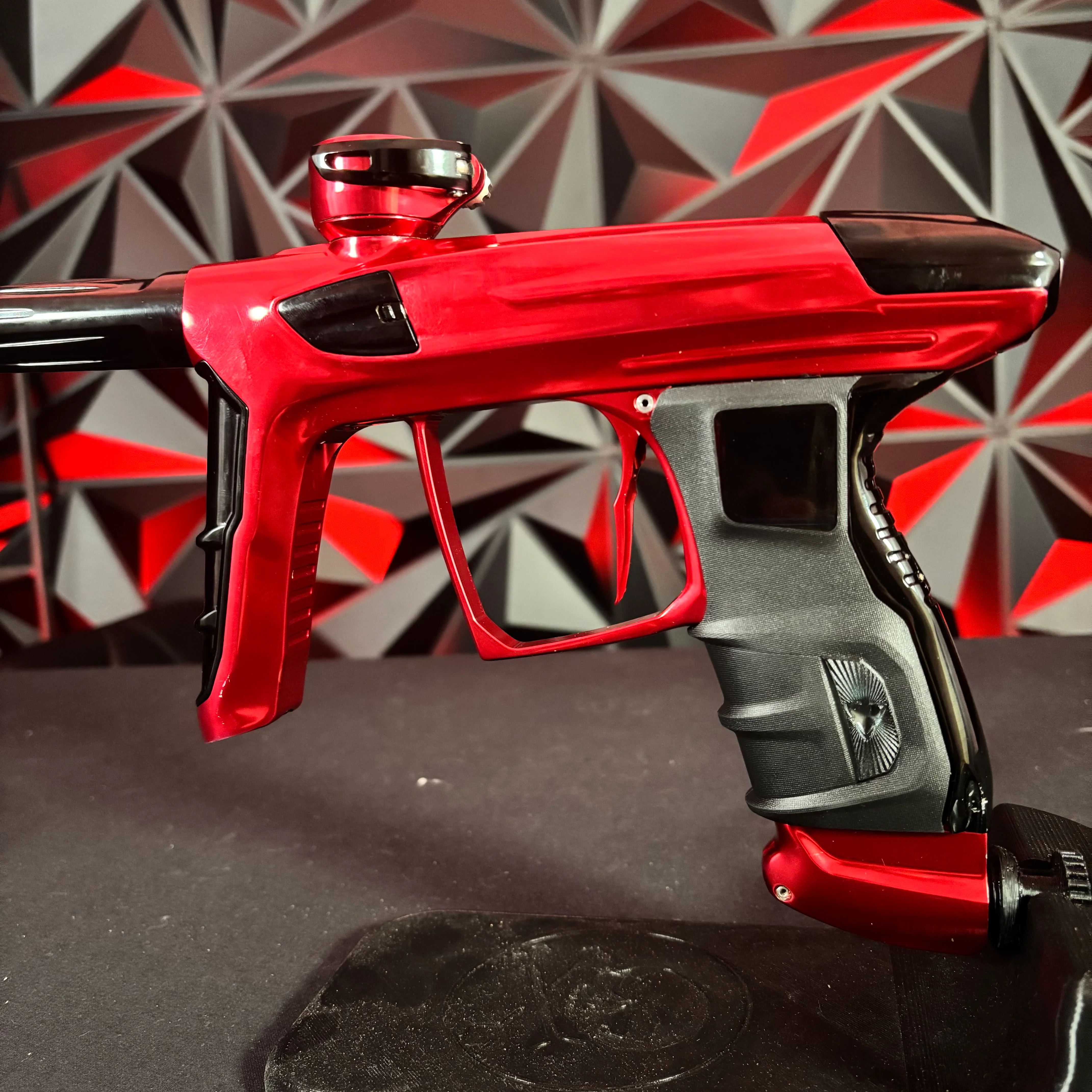 Used DLX Luxe IDOL Paintball Gun - Polished Red/ Polished Black - Image 4