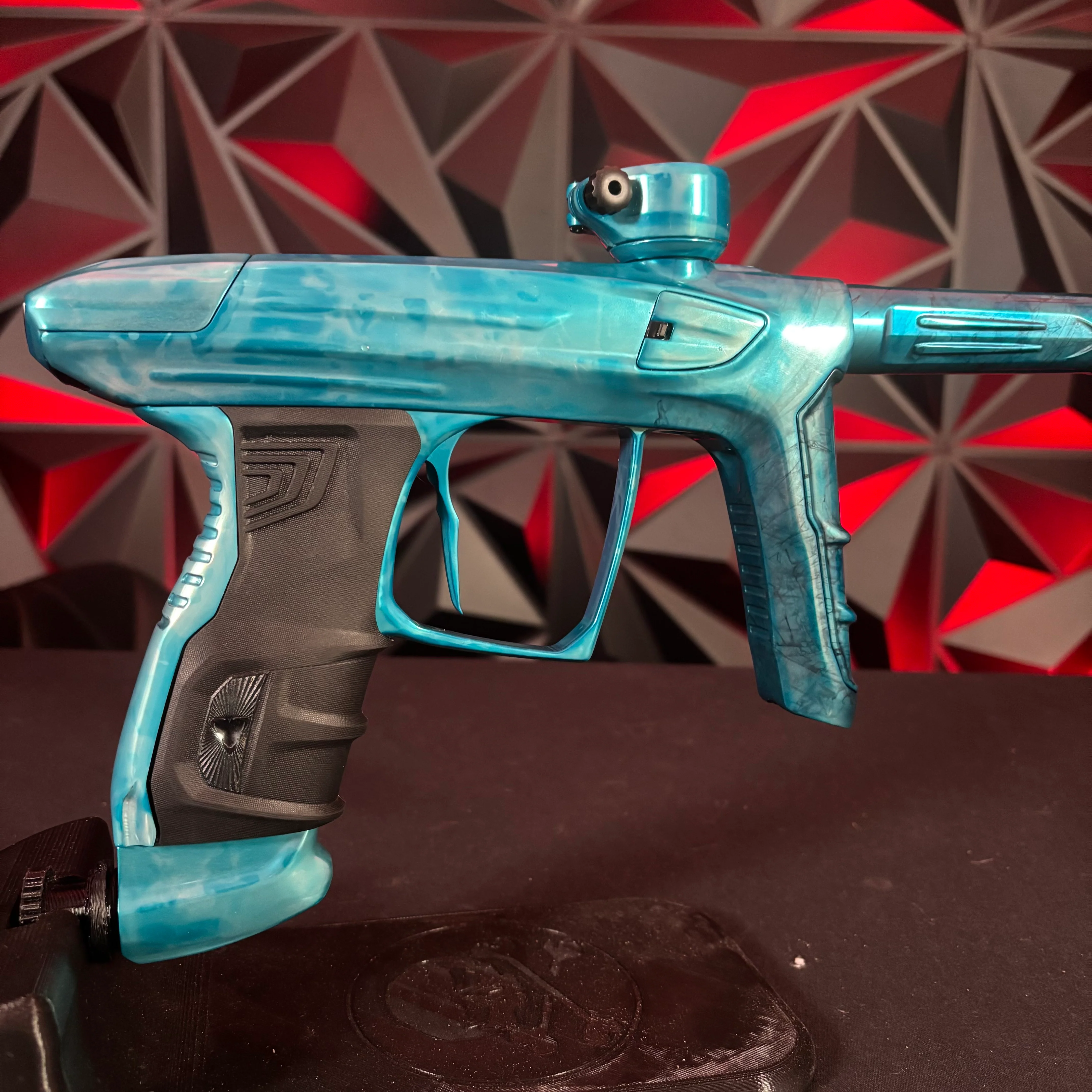 Used DLX Luxe IDOL Paintball Gun - Polished Teal Splash - Image 2