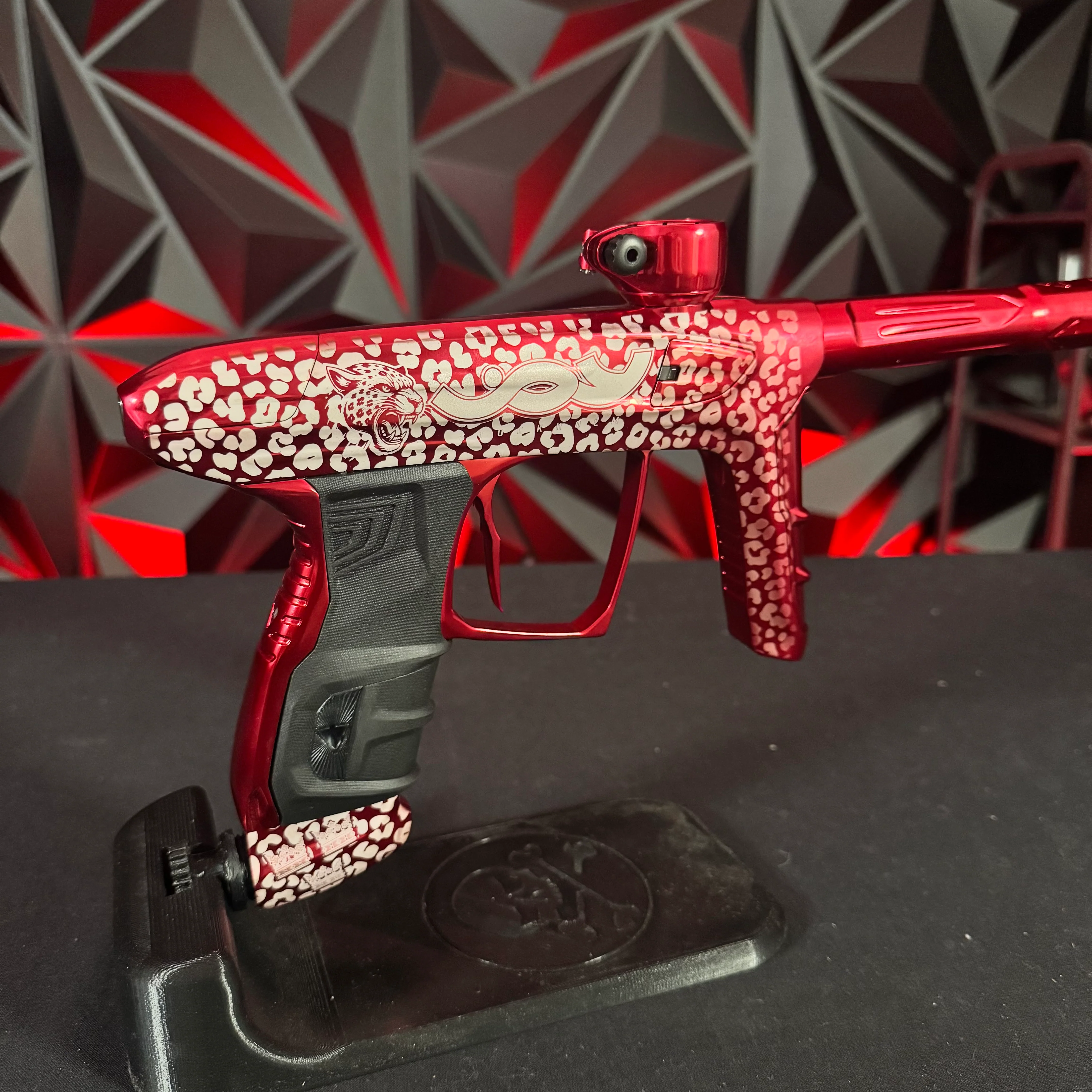 Used DLX Luxe IDOL Paintball Gun - Polished Red Joy Division - Image 2