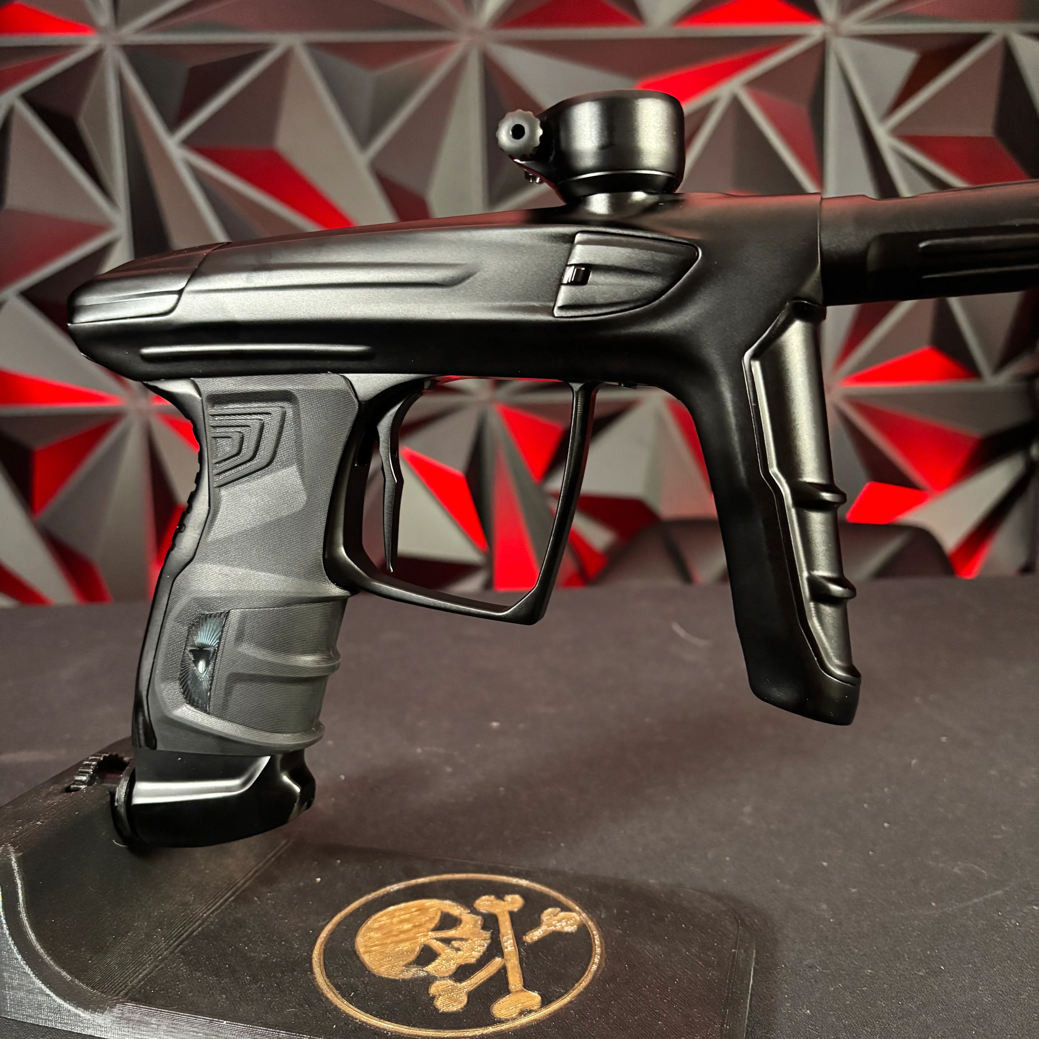 Used DLX Luxe IDOL Paintball Gun - Dust Black - Image 3
