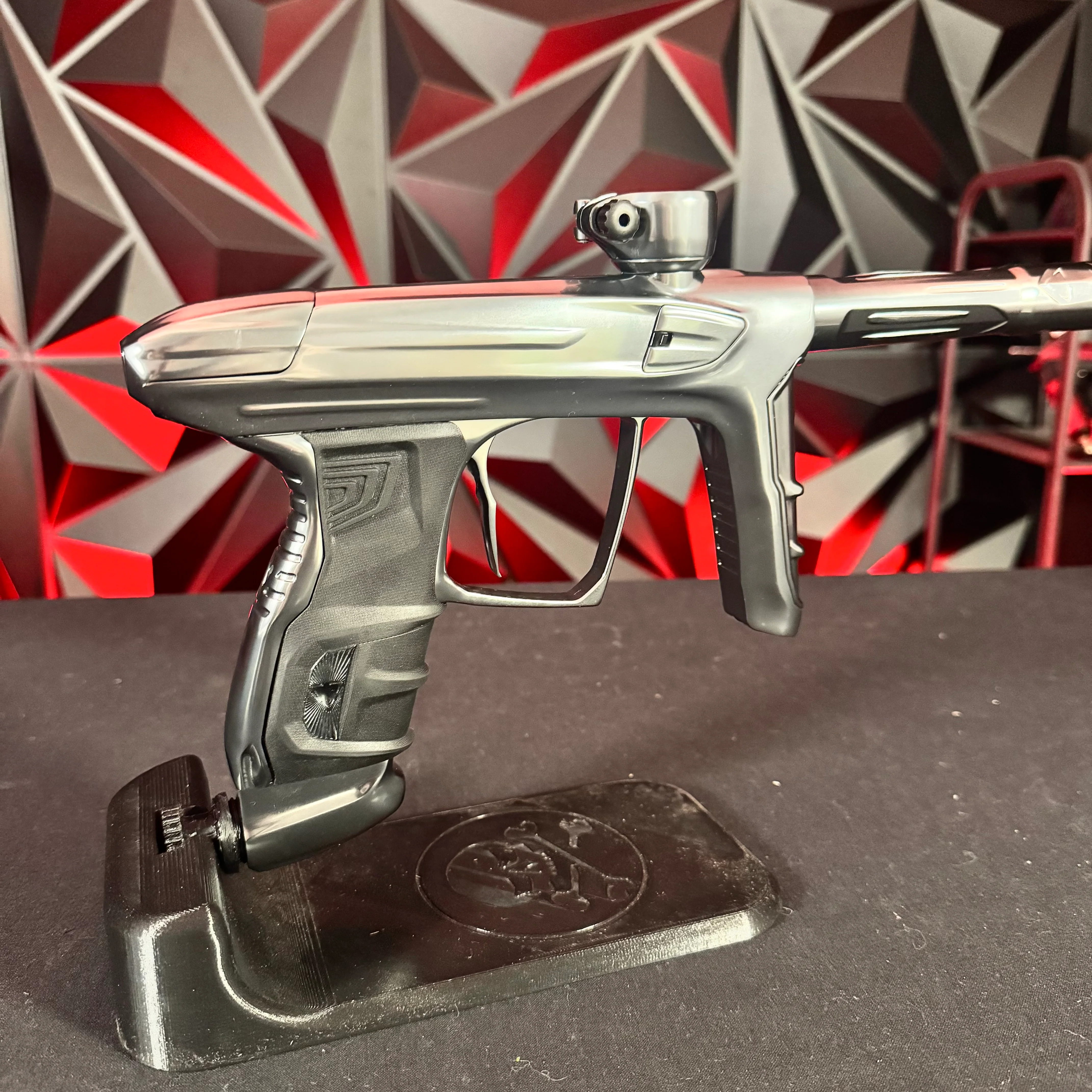 Used DLX Luxe IDOL Paintball Gun - Polished Pewter - Image 2