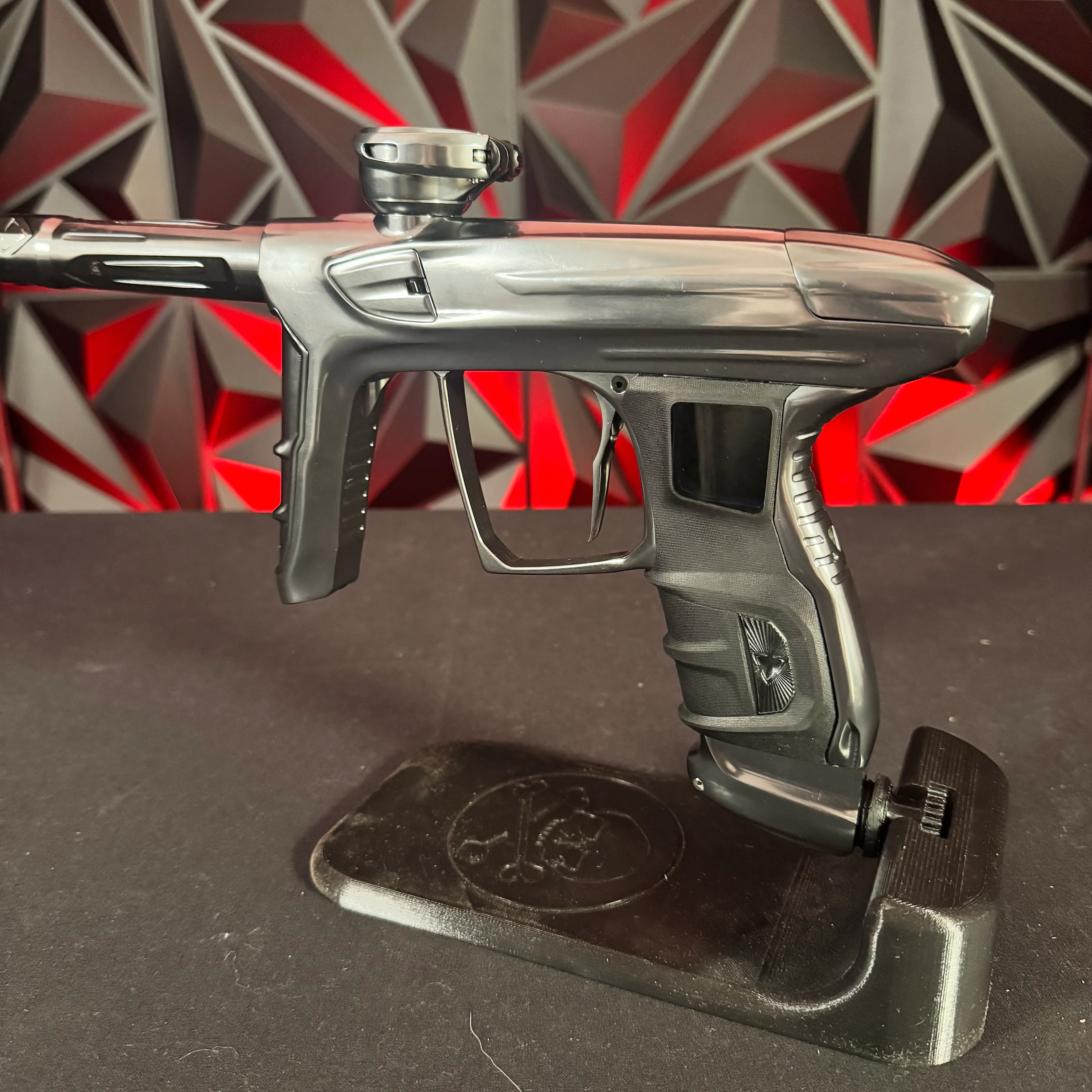 Used DLX Luxe IDOL Paintball Gun - Polished Pewter - Image 3