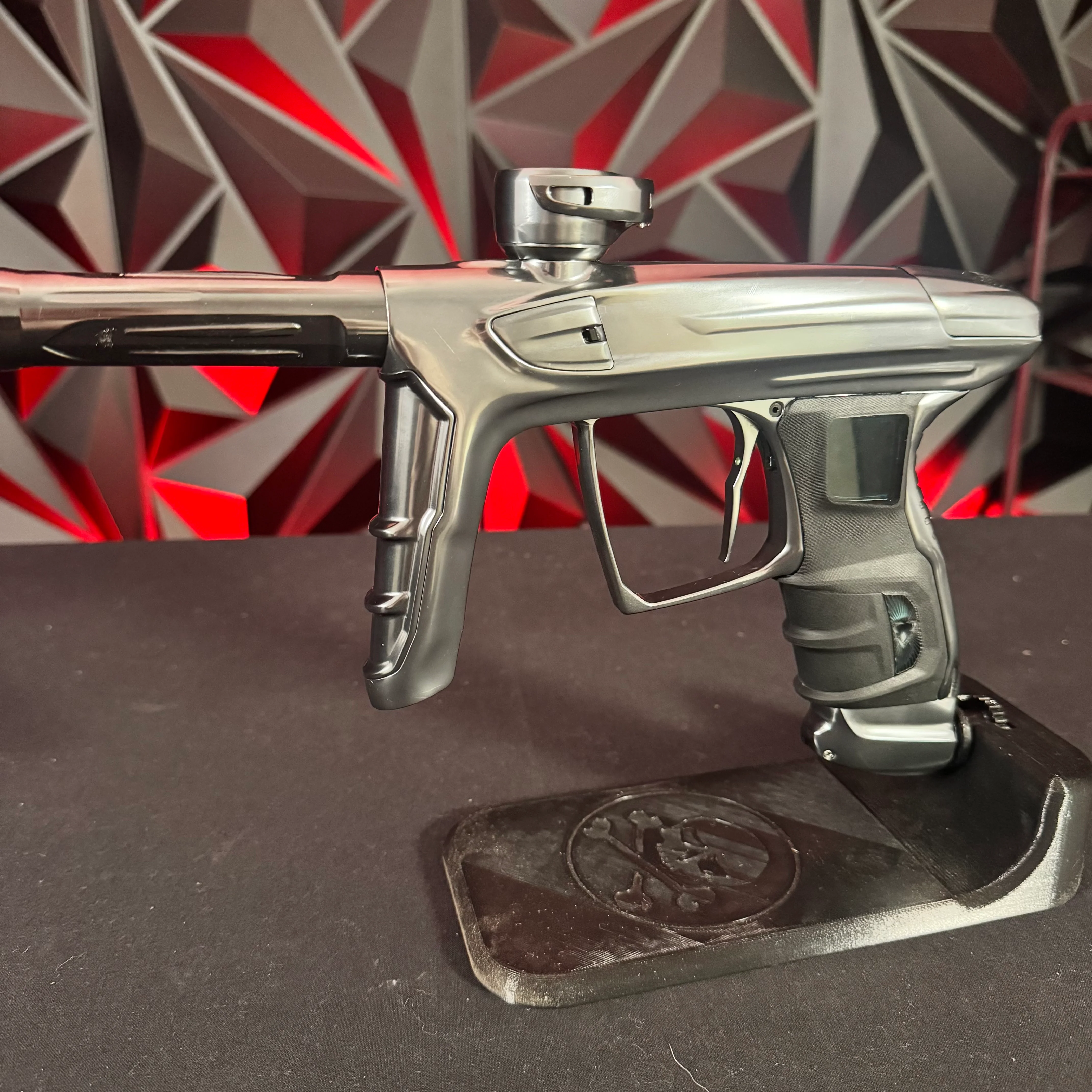 Used DLX Luxe IDOL Paintball Gun - Polished Pewter - Image 5