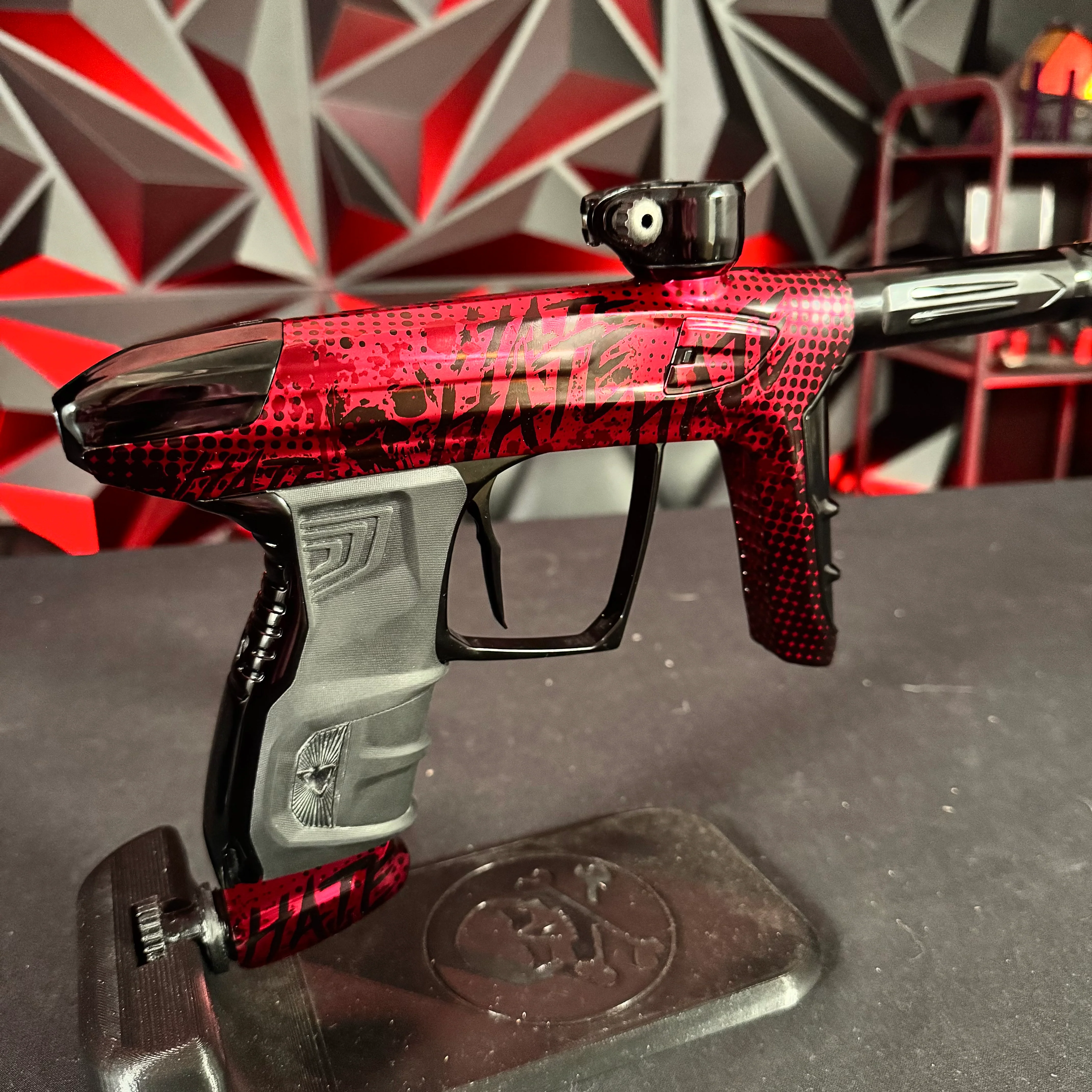 Used DLX Luxe IDOL Paintball Gun - Polished Red/Polished Black Limited Edition HATE - Image 2