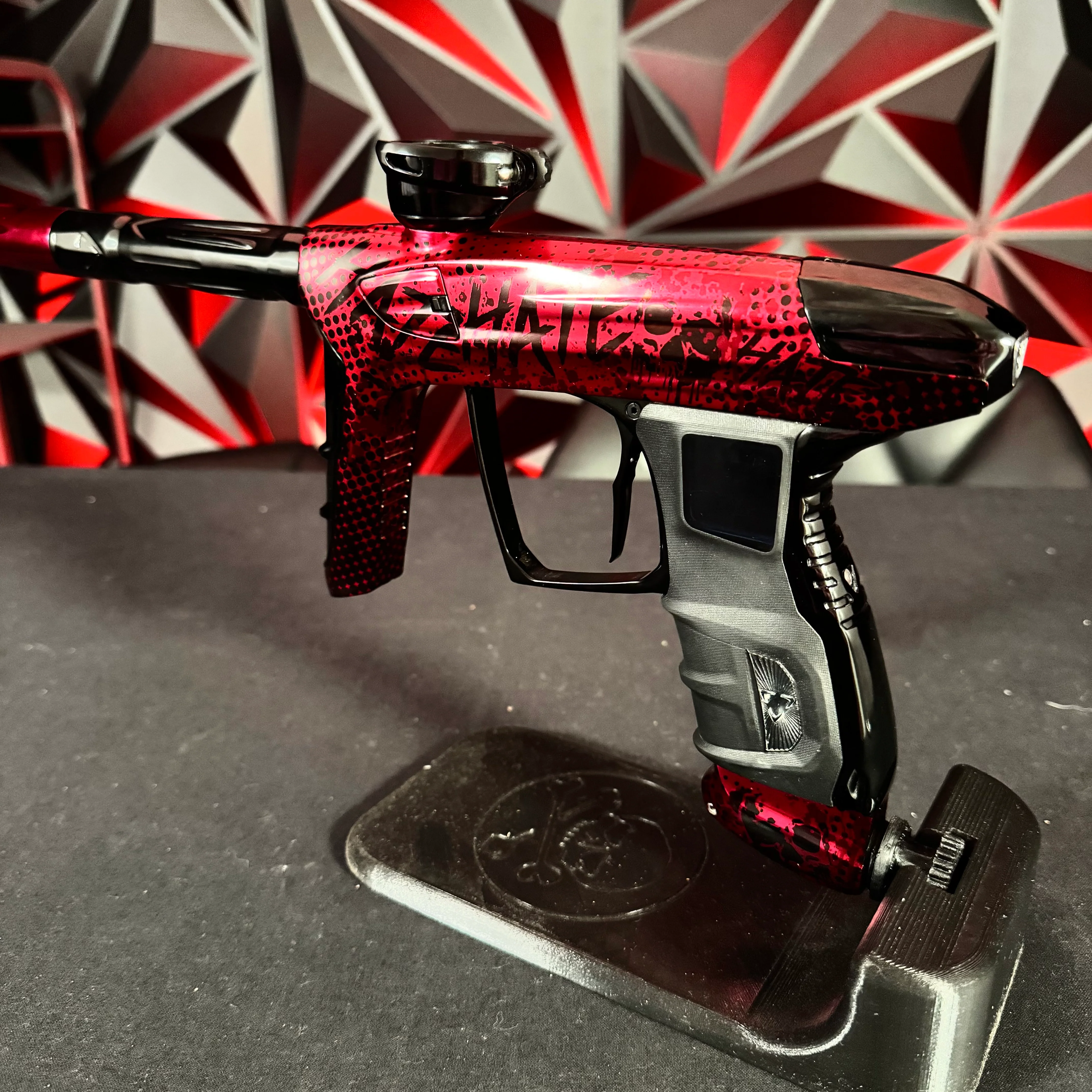Used DLX Luxe IDOL Paintball Gun - Polished Red/Polished Black Limited Edition HATE - Image 3