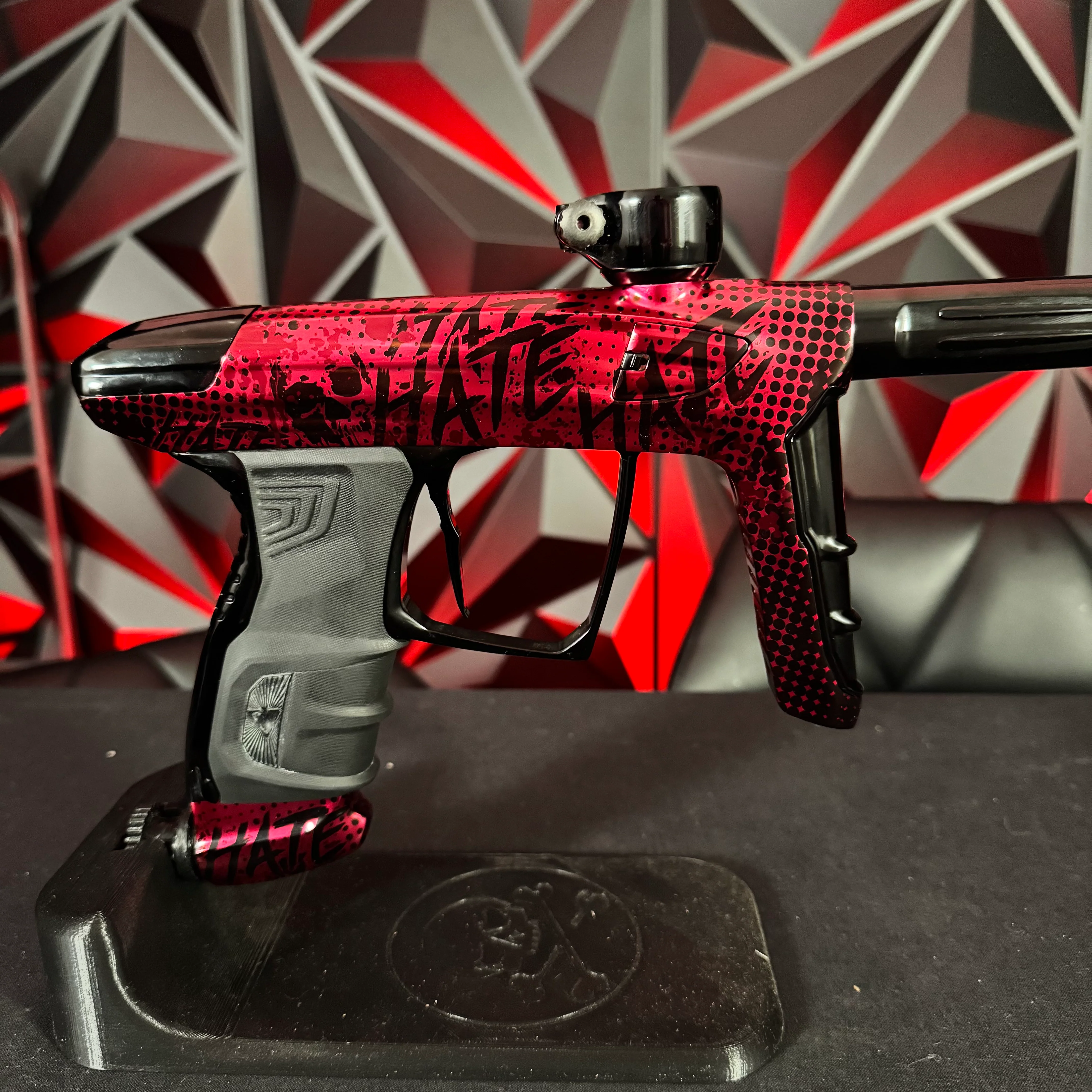 Used DLX Luxe IDOL Paintball Gun - Polished Red/Polished Black Limited Edition HATE - Image 6
