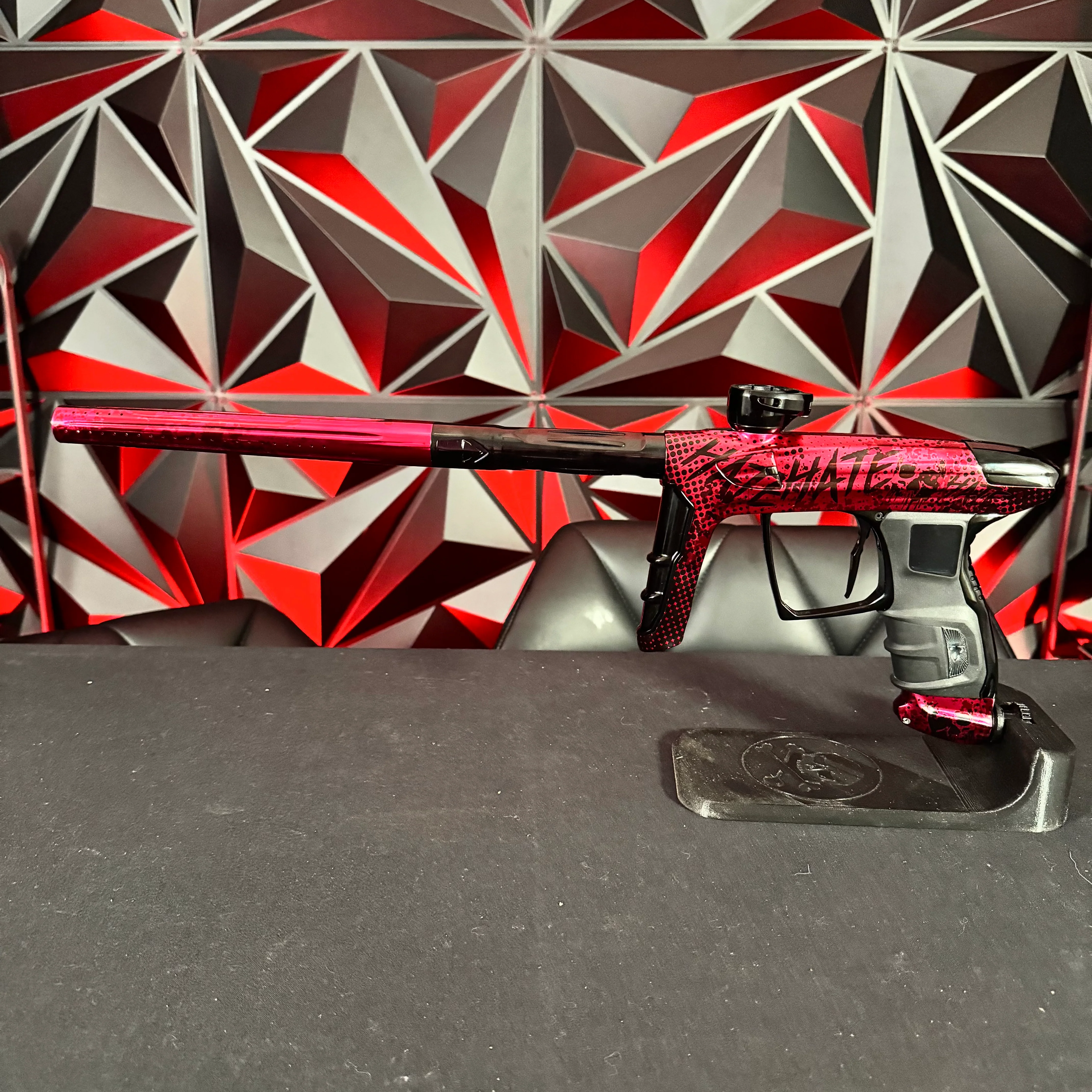 Used DLX Luxe IDOL Paintball Gun - Polished Red/Polished Black Limited Edition HATE - Image 9