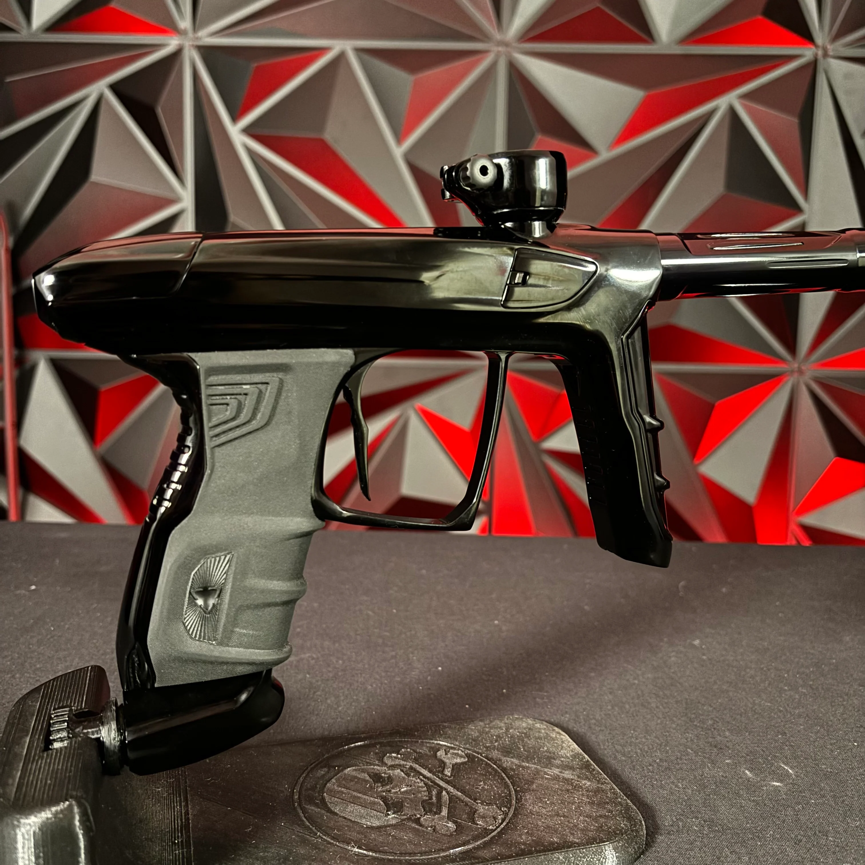 Used DLX Luxe IDOL Paintball Marker - Polished Black - Image 2