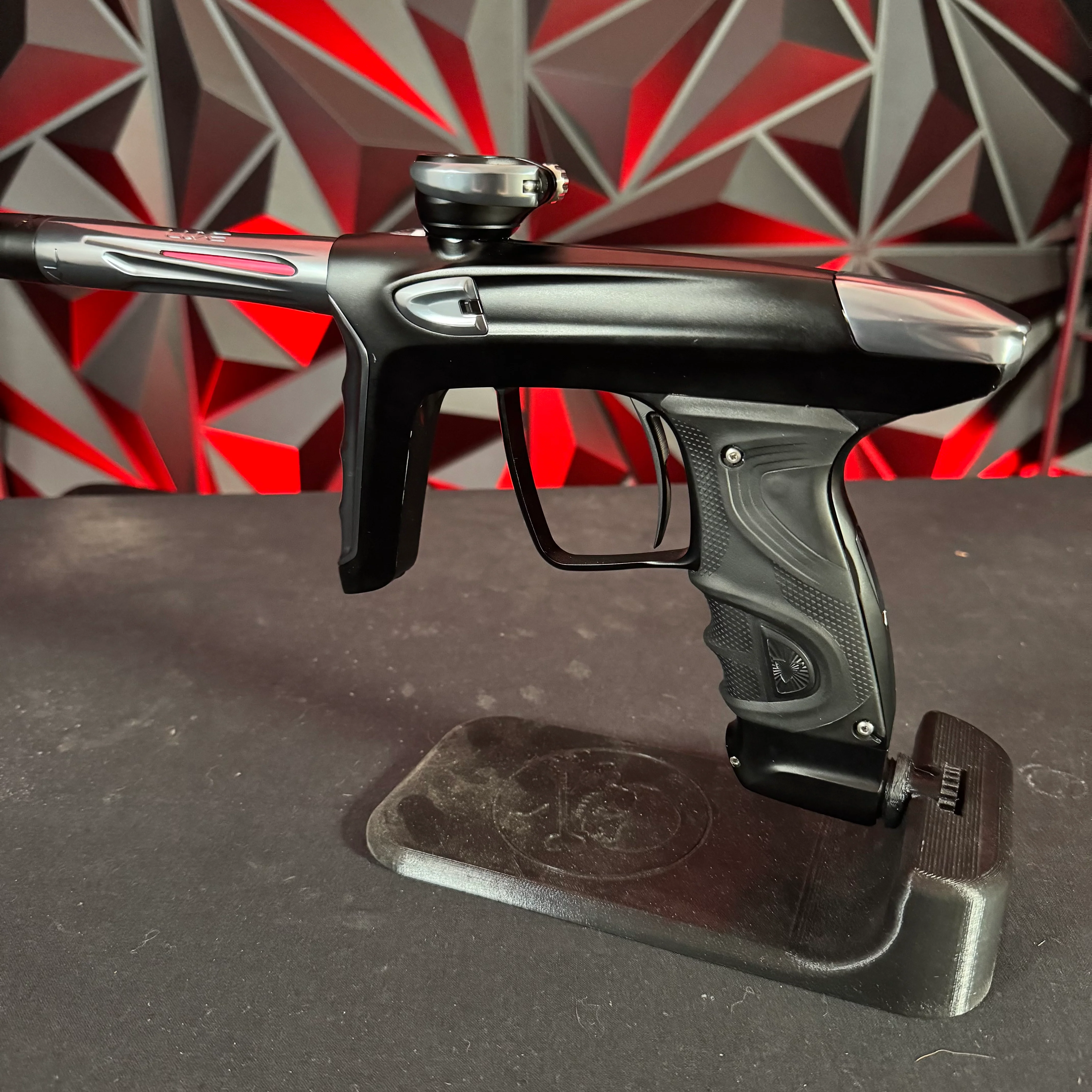 Used DLX Luxe TM40 Paintball Gun - Black/Pewter - Image 3