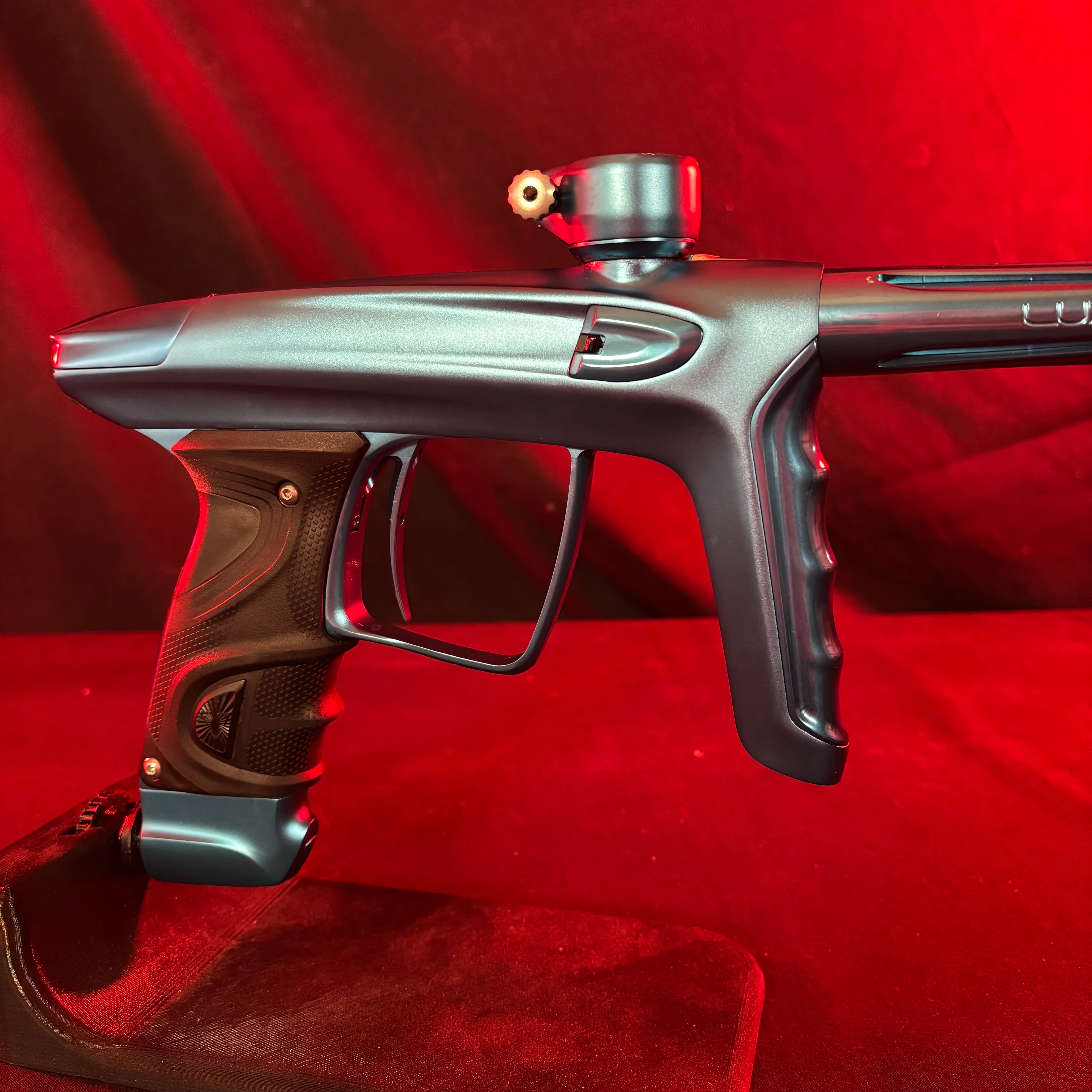 Used DLX Luxe TM40 Paintball Gun - Dust Blue/Polished Blue - Image 3