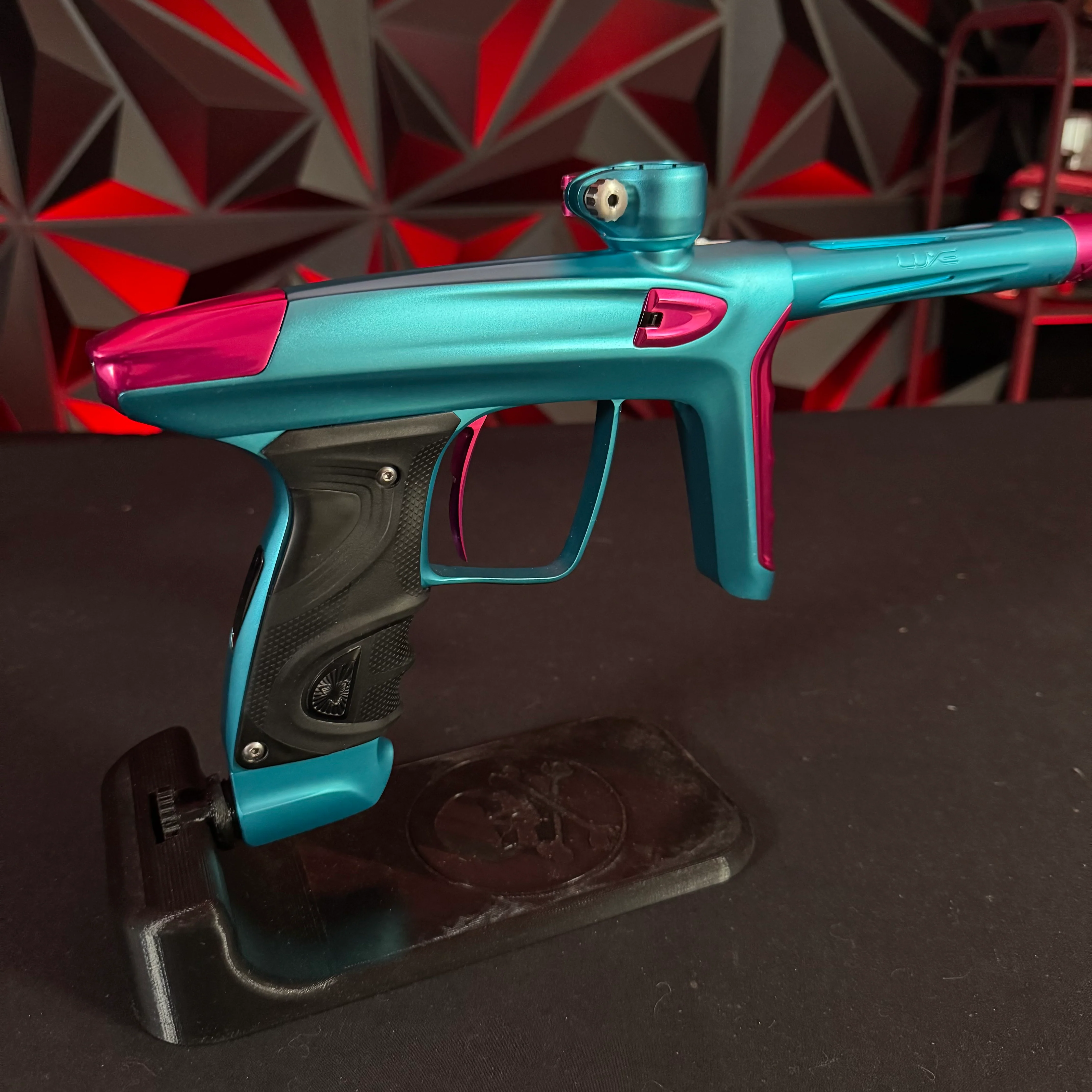 Used DLX Luxe TM40 Paintball Gun - Dust Blue / Polished Pink - Image 2