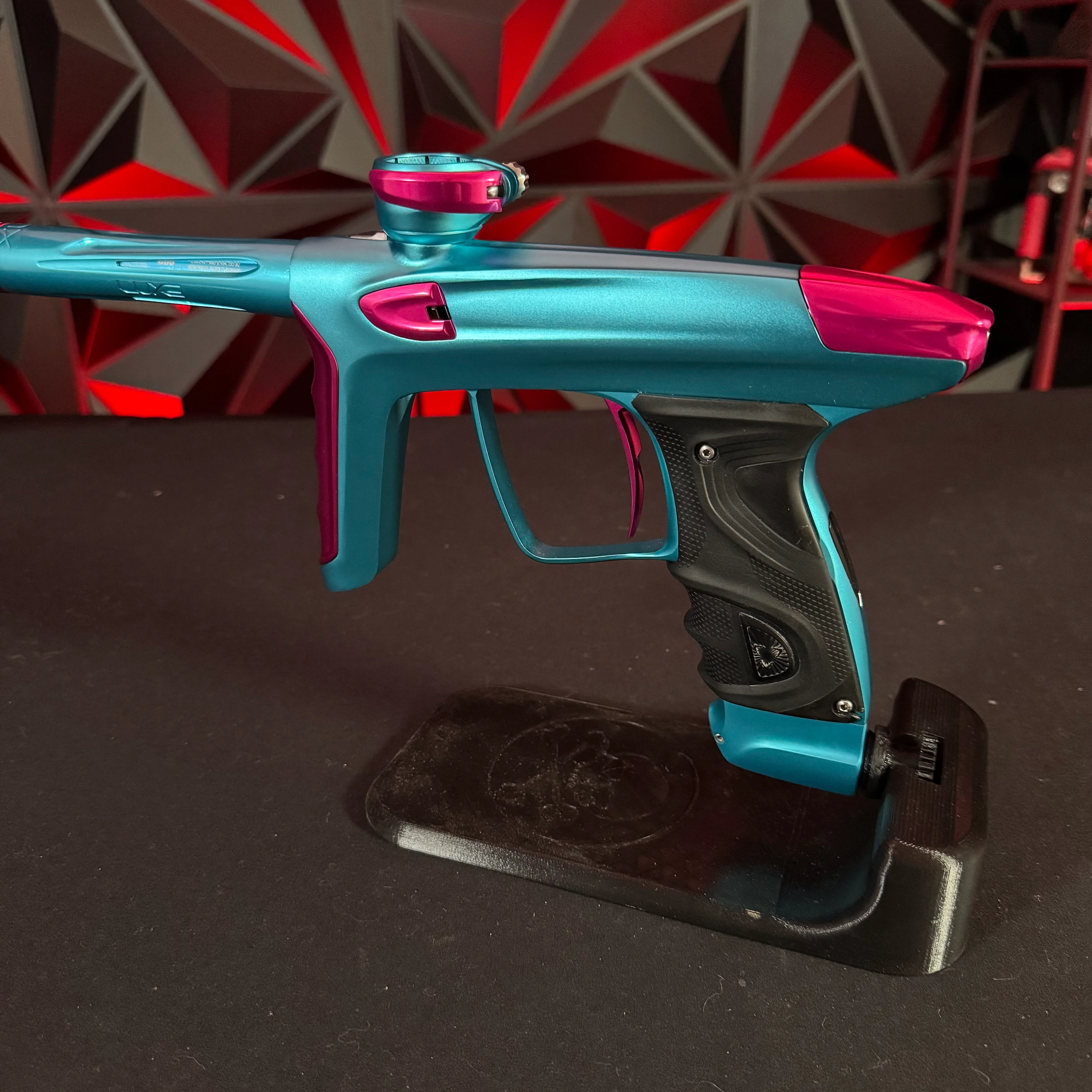 Used DLX Luxe TM40 Paintball Gun - Dust Blue / Polished Pink - Image 3